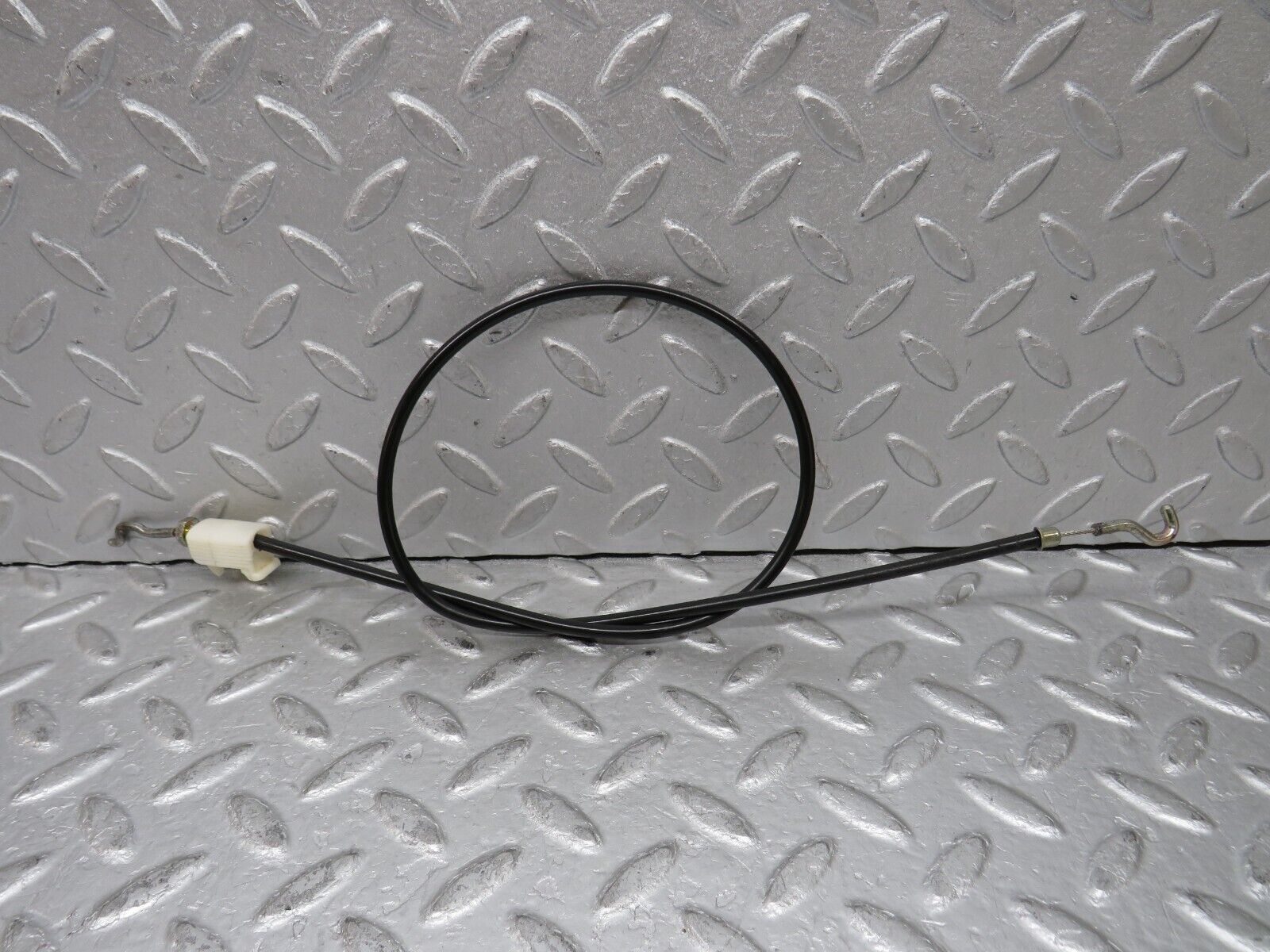 37804 Mercedes-Benz A124 320E Cabriolet Door Lock Cable