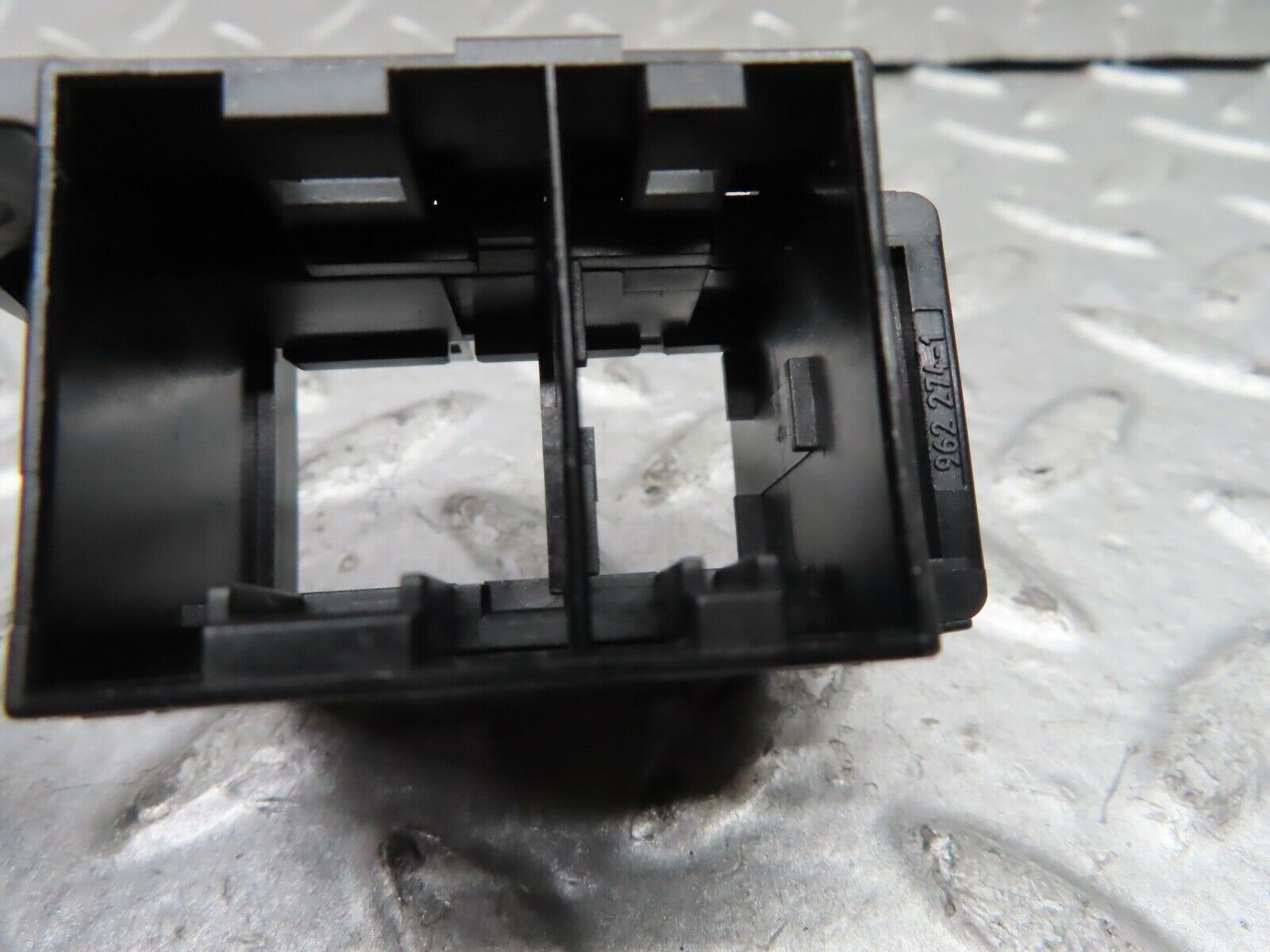 19687 Mercedes-Benz C140 CL420 Coupe Front Left Door Switch Plug 0195457028