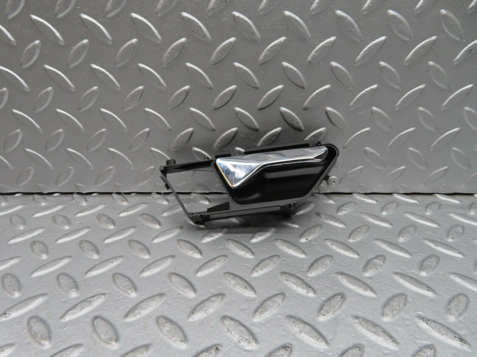 16247 Mercedes-Benz W124 260E Interior Door Handle Right Side 1247600261