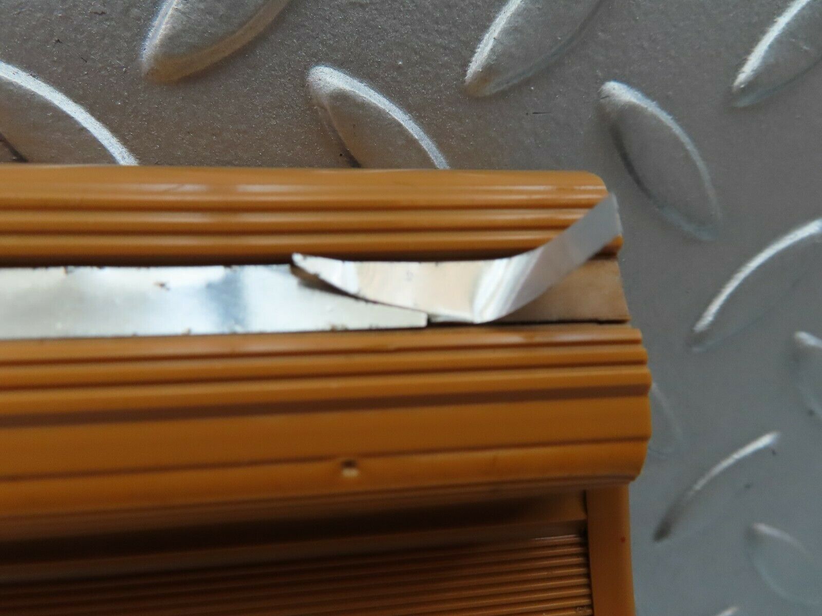 6042 Mercedes-Benz W126 380SE Front Left Door Sill