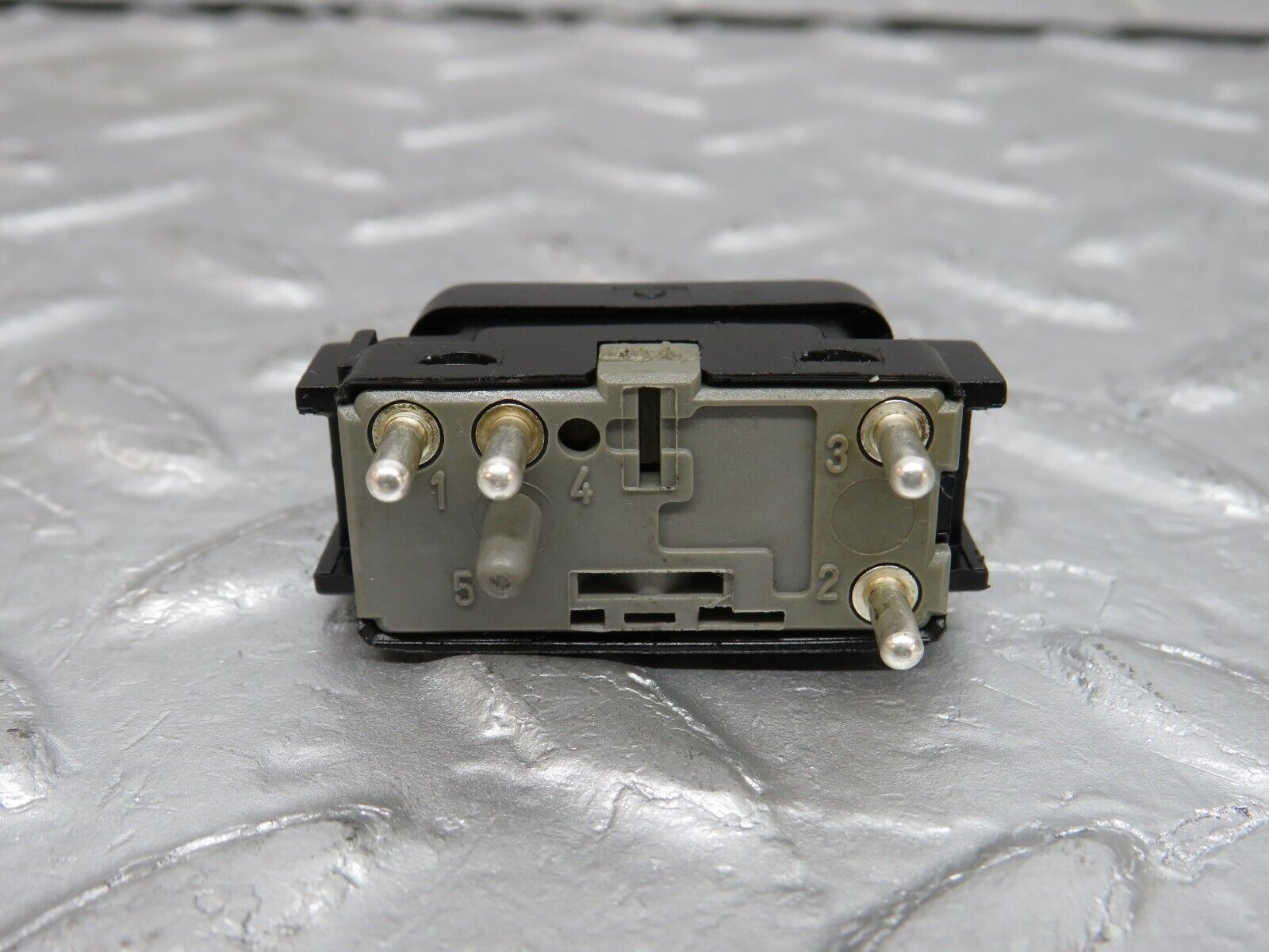 38086 Mercedes-Benz A124 320E Electric Window Switch Left Side 1248209310