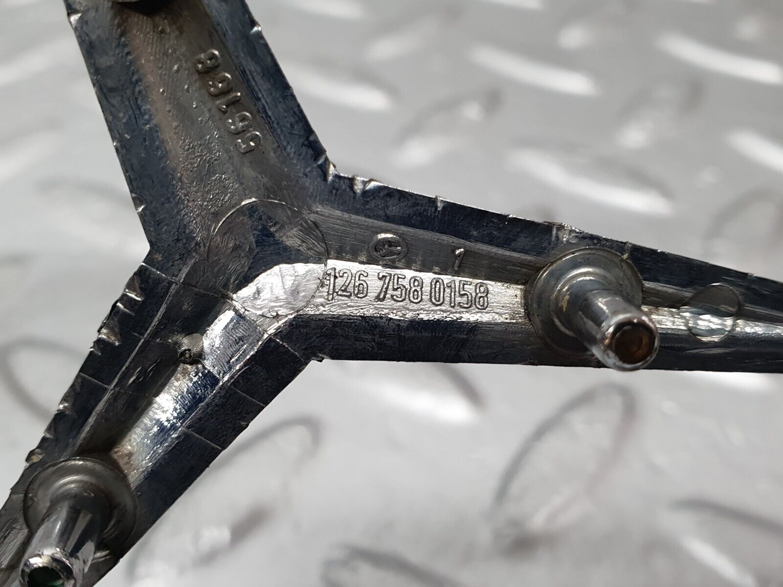 41206 Mercedes-Benz W126 300SE Trunk Lid Badge Emblem 1267580158