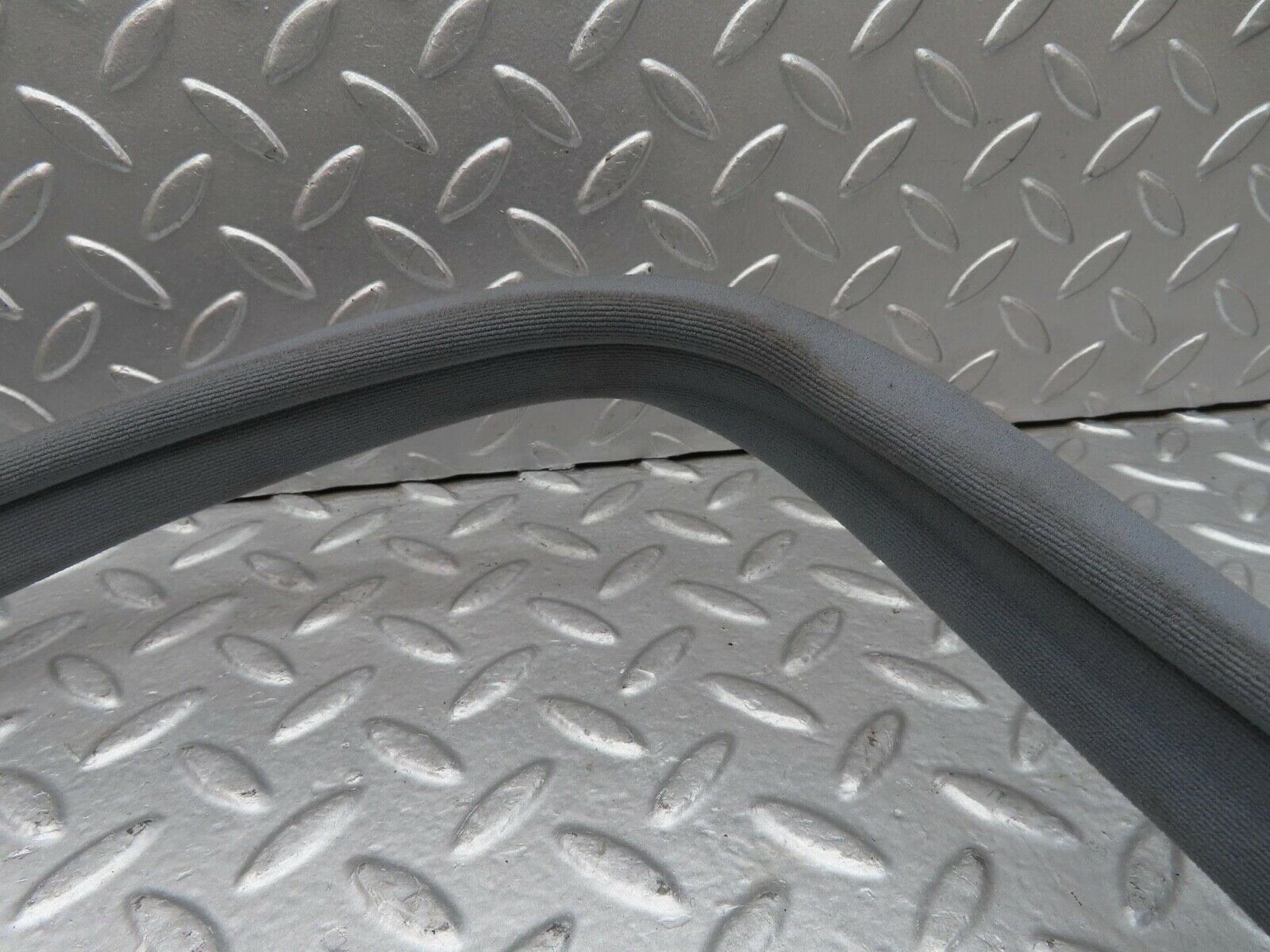 15022 Mercedes-Benz W140 S320 Rear Left Door Seal