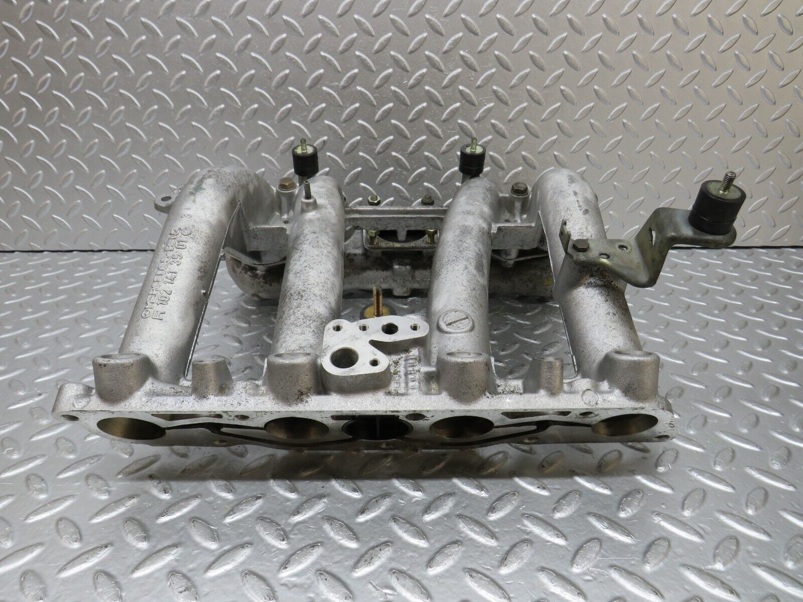 33863 Mercedes-Benz W201 190E 2.0L Intake Manifold 1021413501