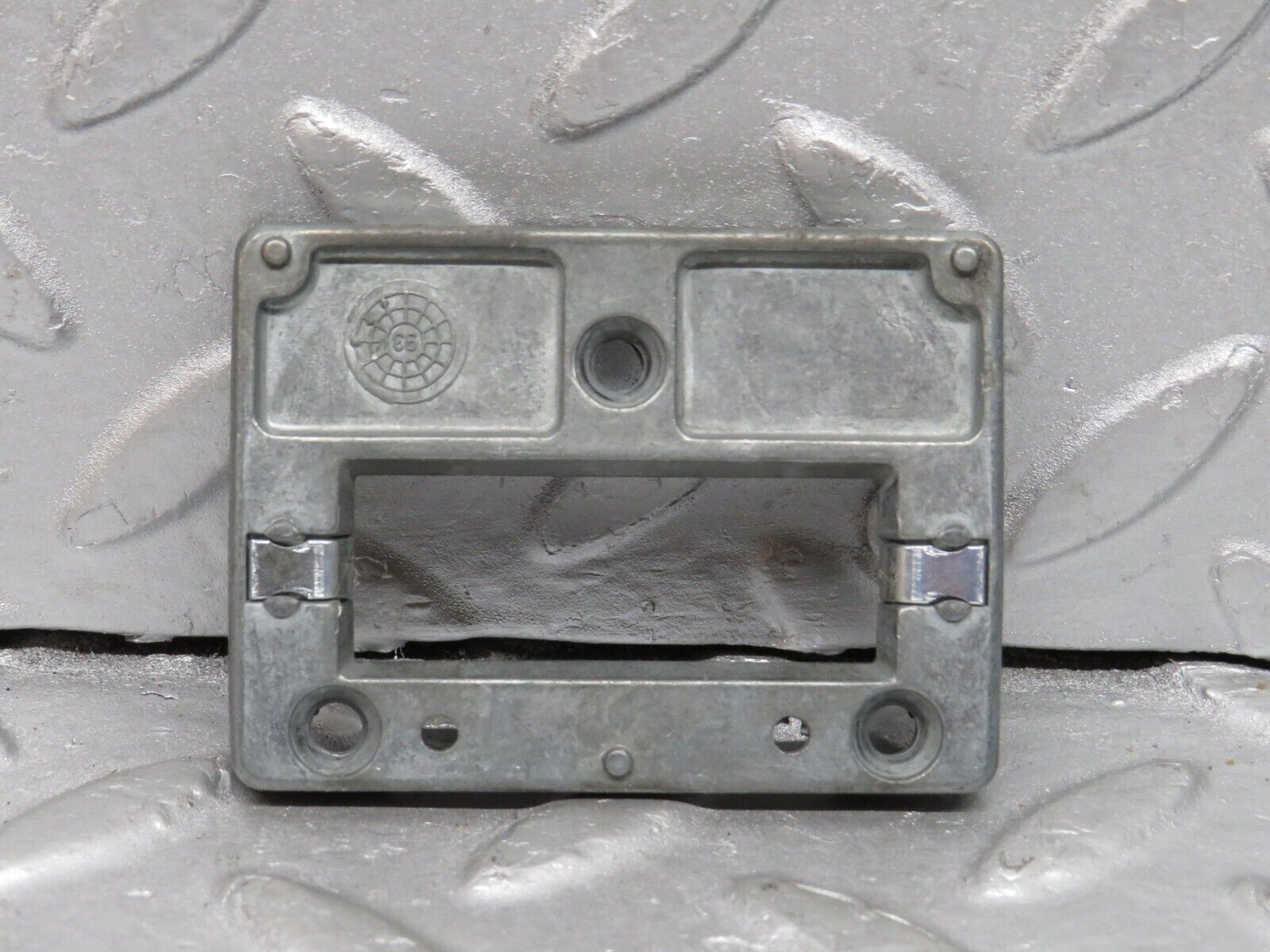 38672 Mercedes-Benz W201 190E 2.6L Rear View Mirror Mount Bracket 2018100011