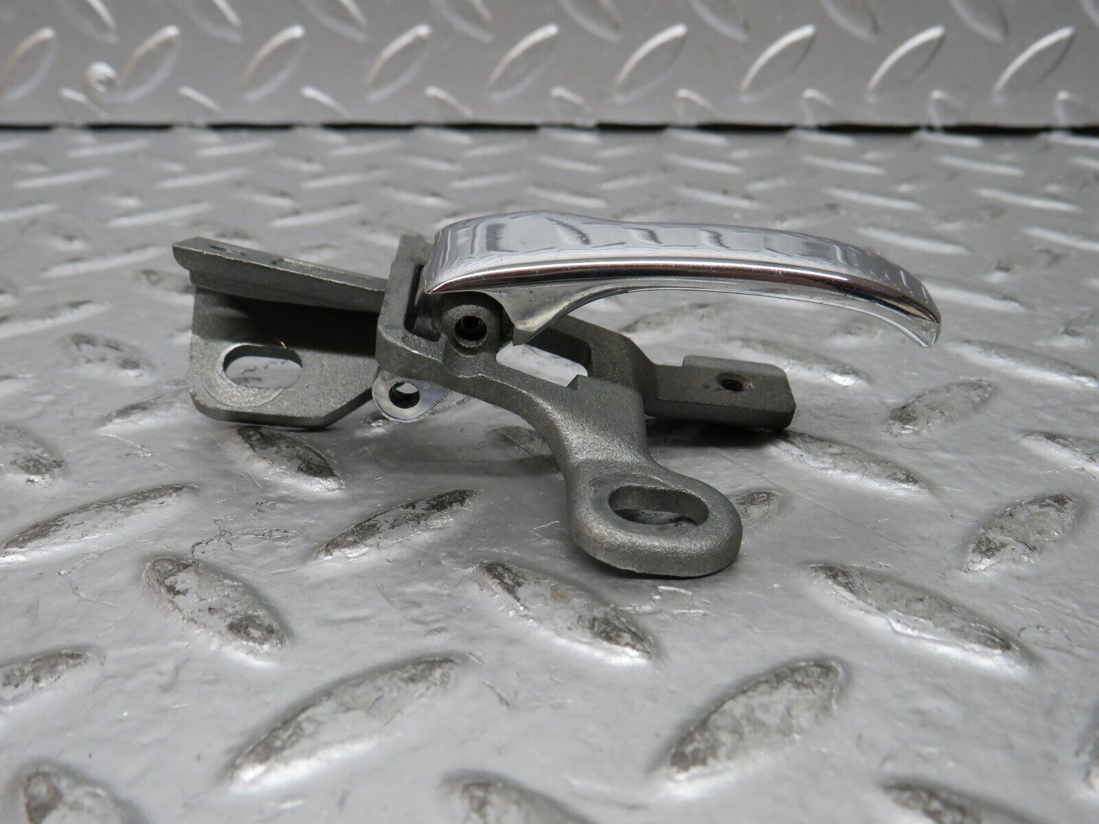 27919 Mercedes-Benz W123 280E Door Opener Door Handle Rear Left 1237600161