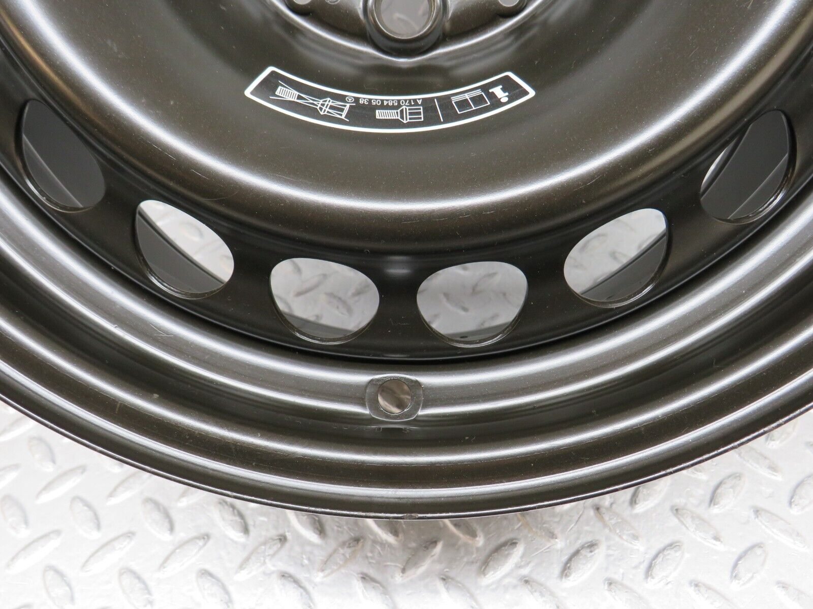 35881 Mercedes-Benz W210 Steel Wheel 7.5Jx16 H2 ET41 2104000802