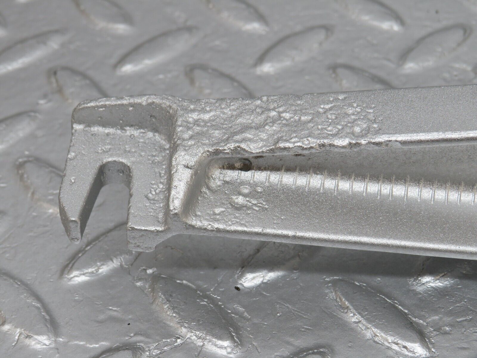 34605 Mercedes-Benz C126 380SEC Coupe Brake Pedal Bracket 1262901819