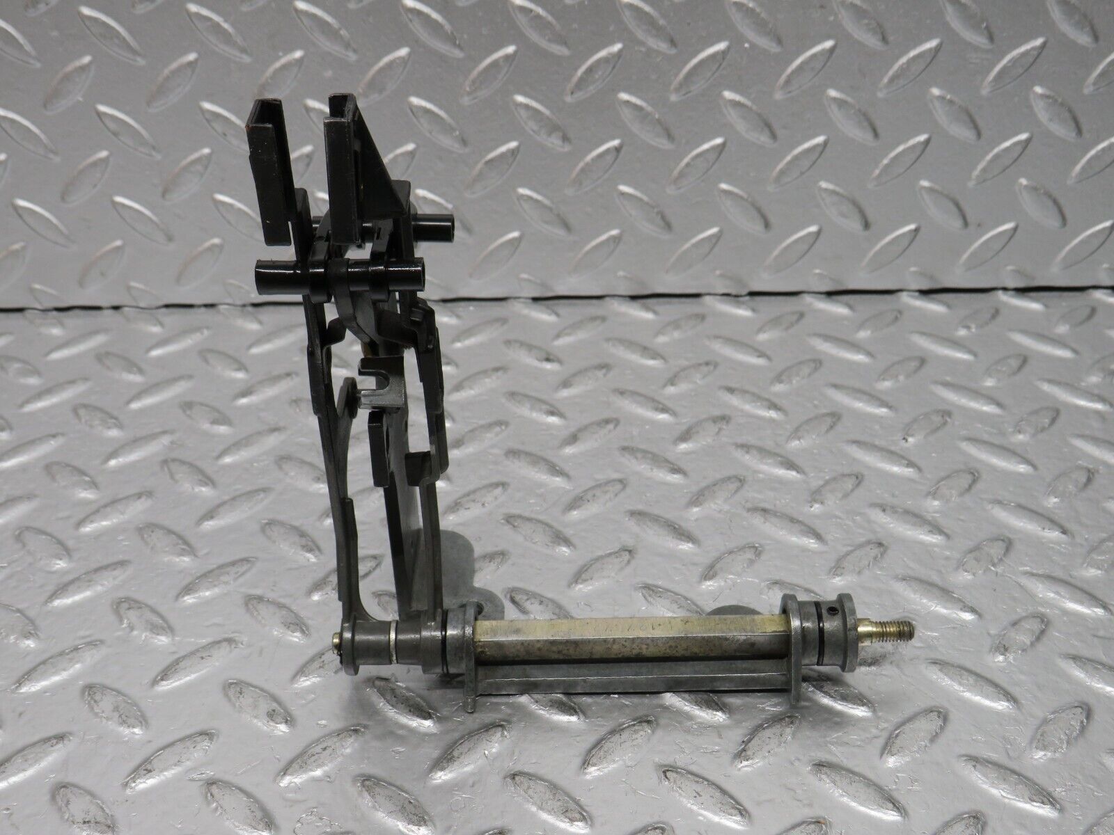 32277 Mercedes-Benz C107 350SLC Coupe Coupe Heater Control Mechanism