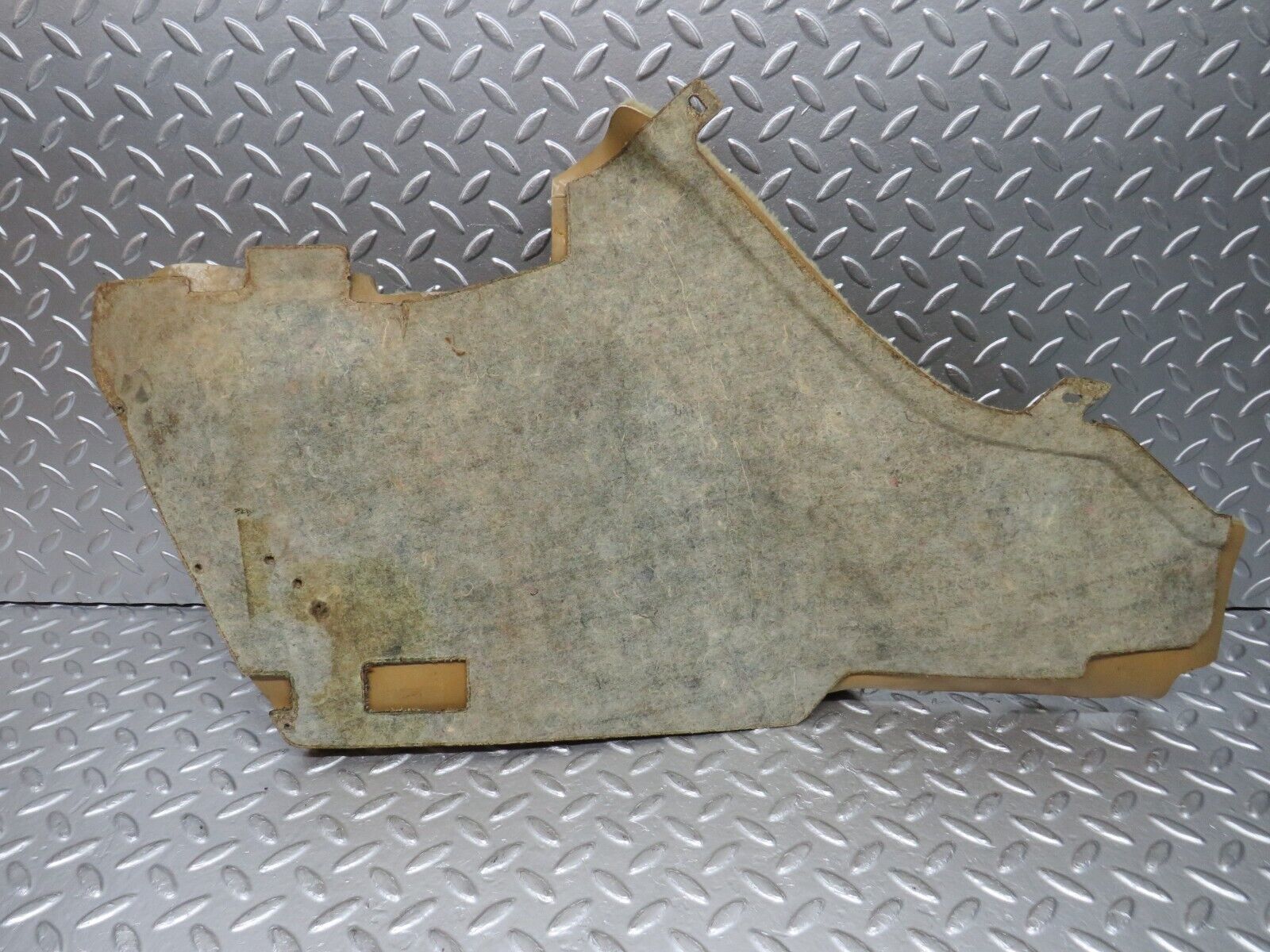 29301 Mercedes-Benz W124 230E Centre Console Carpet Right Side Beige