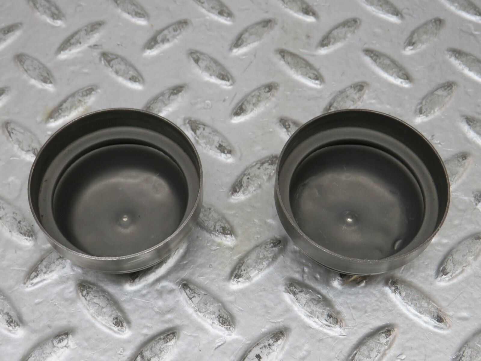 27406 Mercedes-Benz W123 280E Wheel Hub Locking Cap