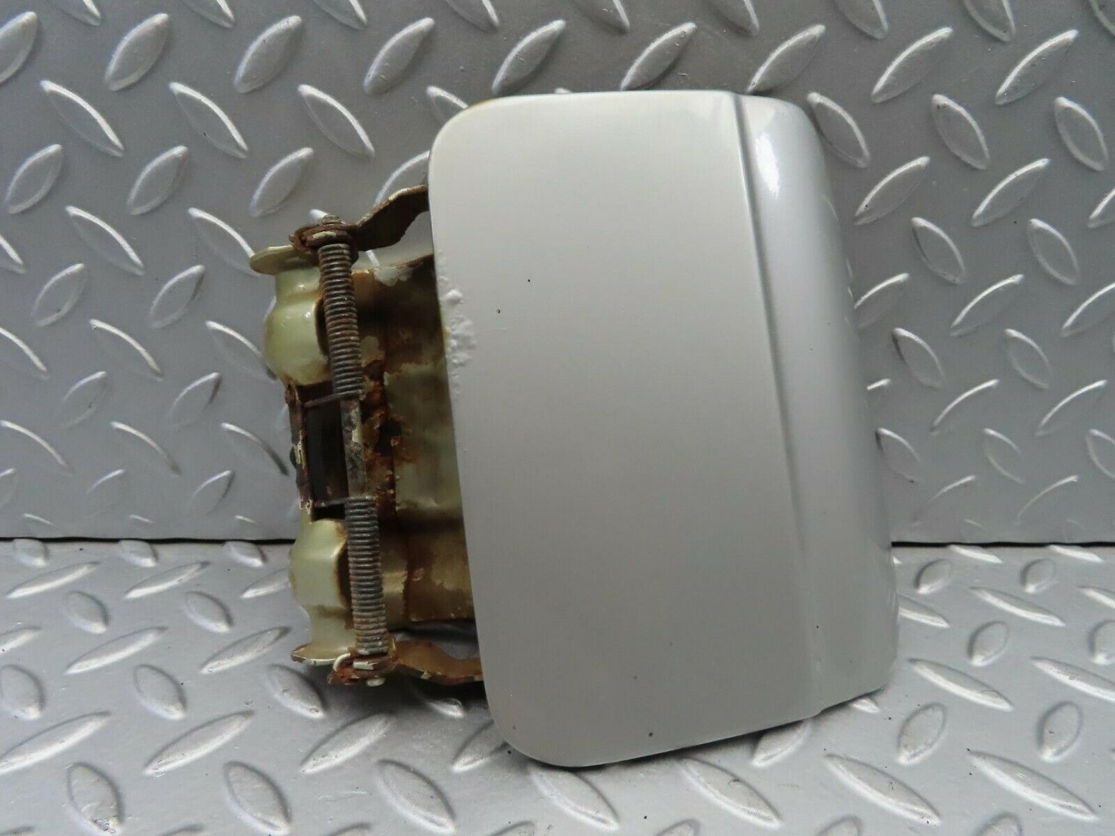 7203 Mercedes-Benz C107 350SLC Coupe Fuel Tank Flap Cap 1075840039