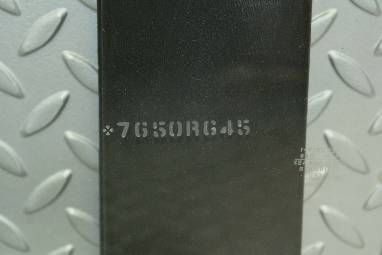 3095 Mercedes-Benz W115 220D Front Left Door Window Glass