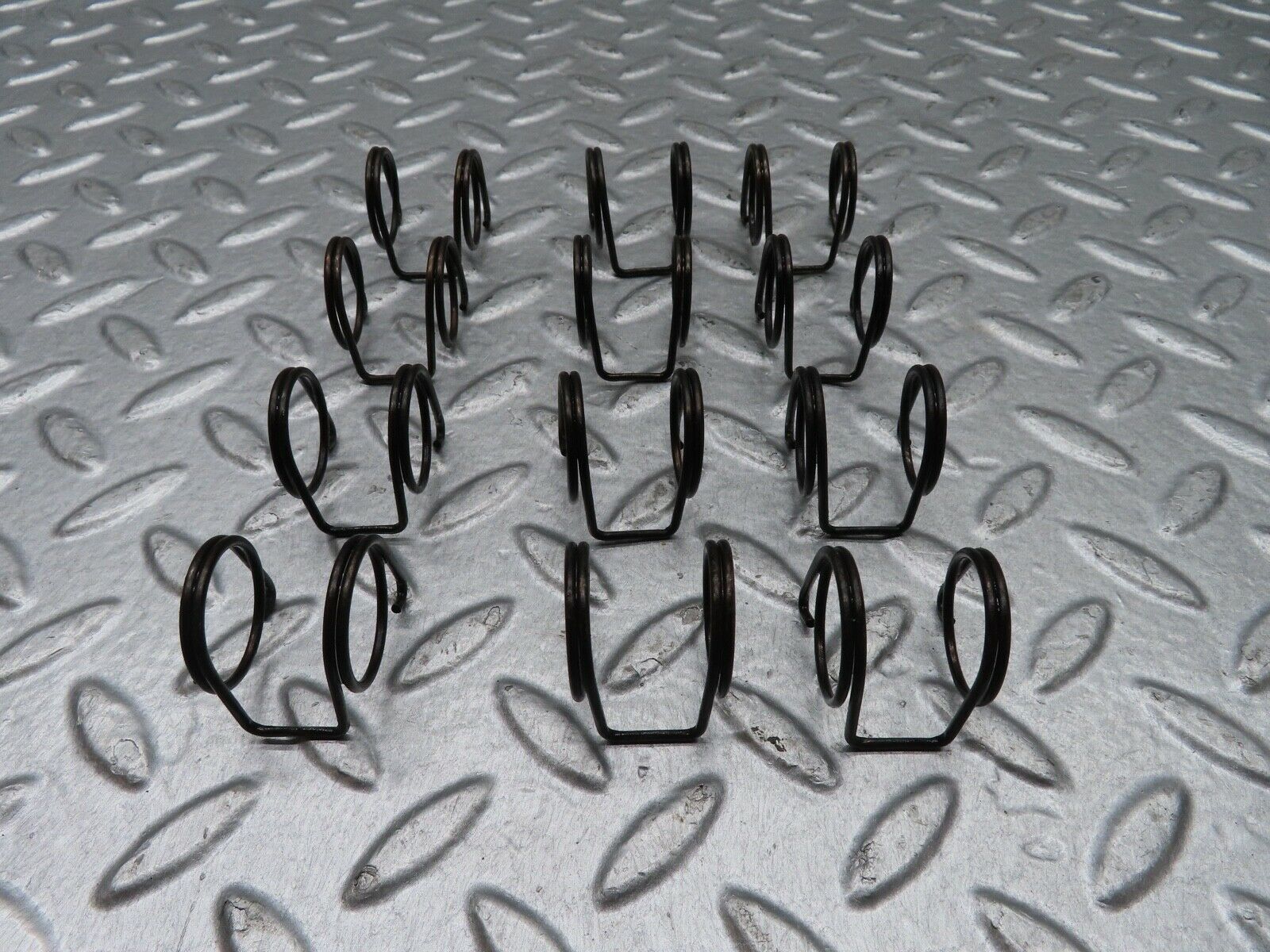 18313 Mercedes-Benz W111 220SE Coupe Rocker Arm Retaining Spring