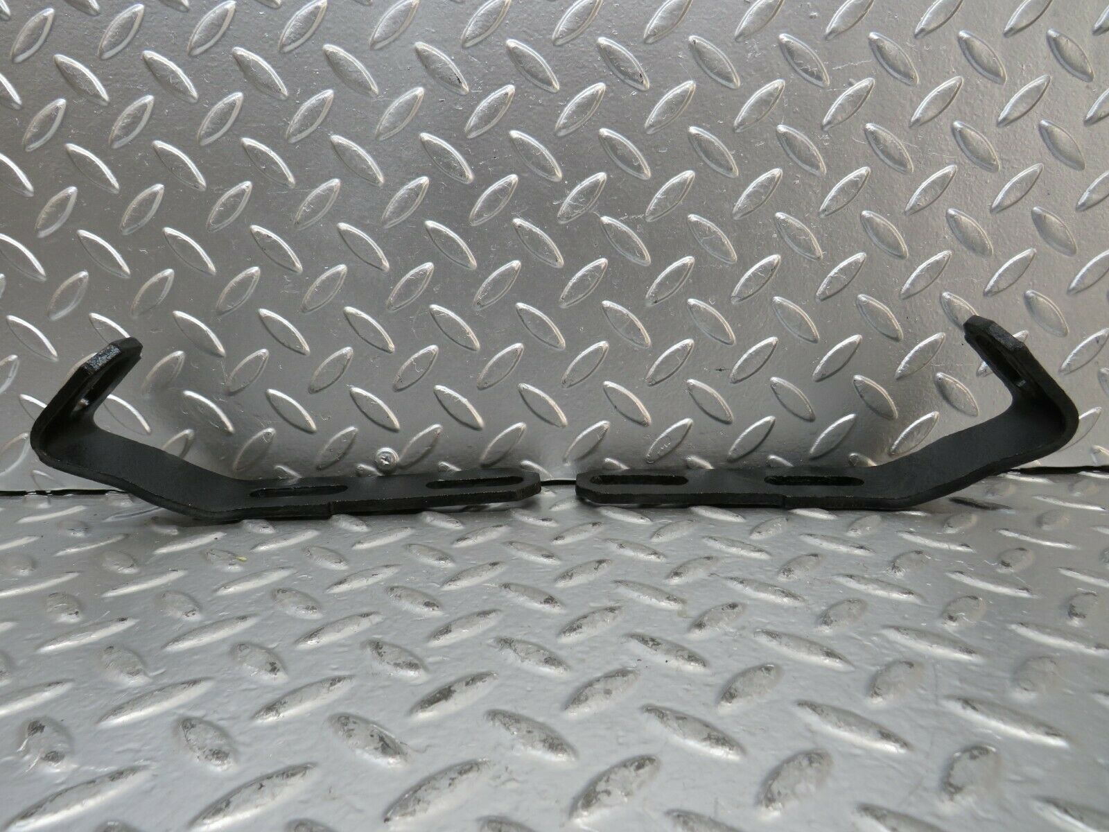 23389 Mercedes-Benz W116 350SE Front Bumper Bracket Pair