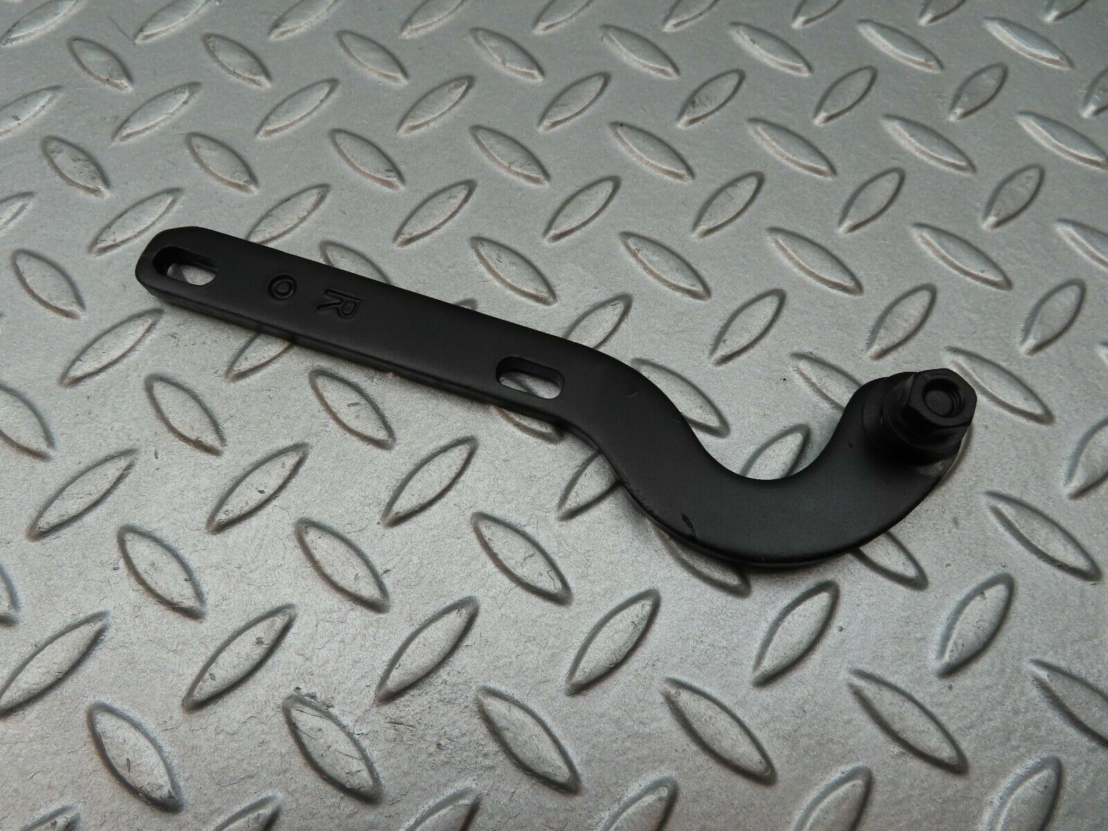 3625 Mercedes-Benz W115 220D Right Bonnet Hinge Support