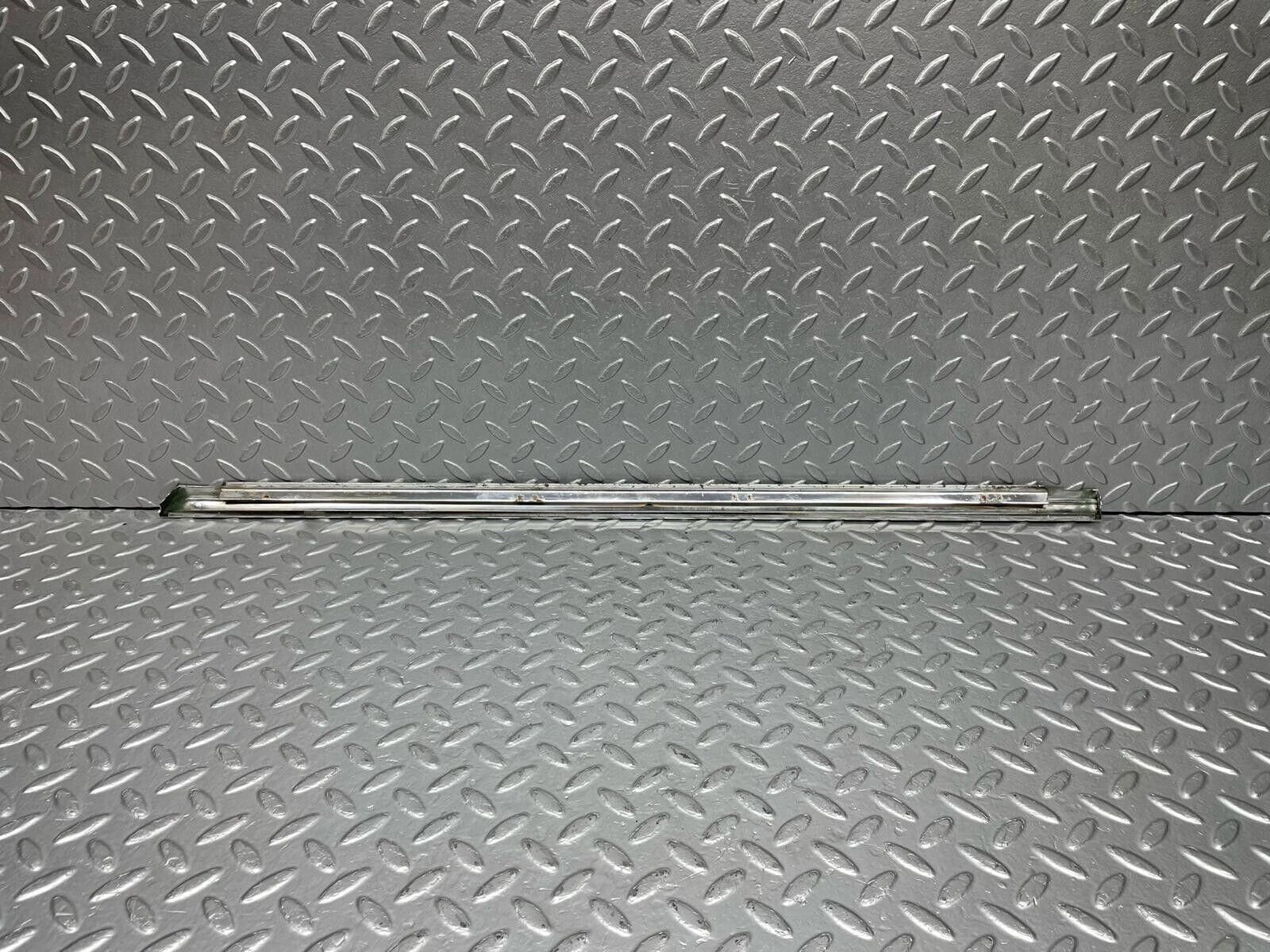 40517 Mercedes-Benz W108 Front Right Door Window Chrome Trim