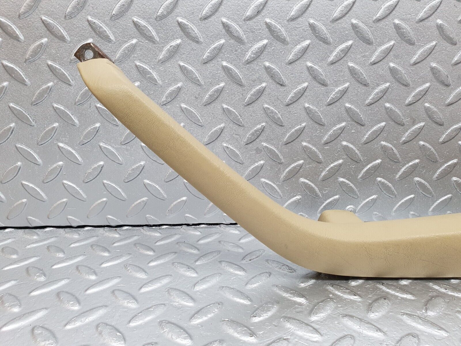 40930 Mercedes-Benz W126 300SE Rear Right Interior Door Handle Beige 126970121