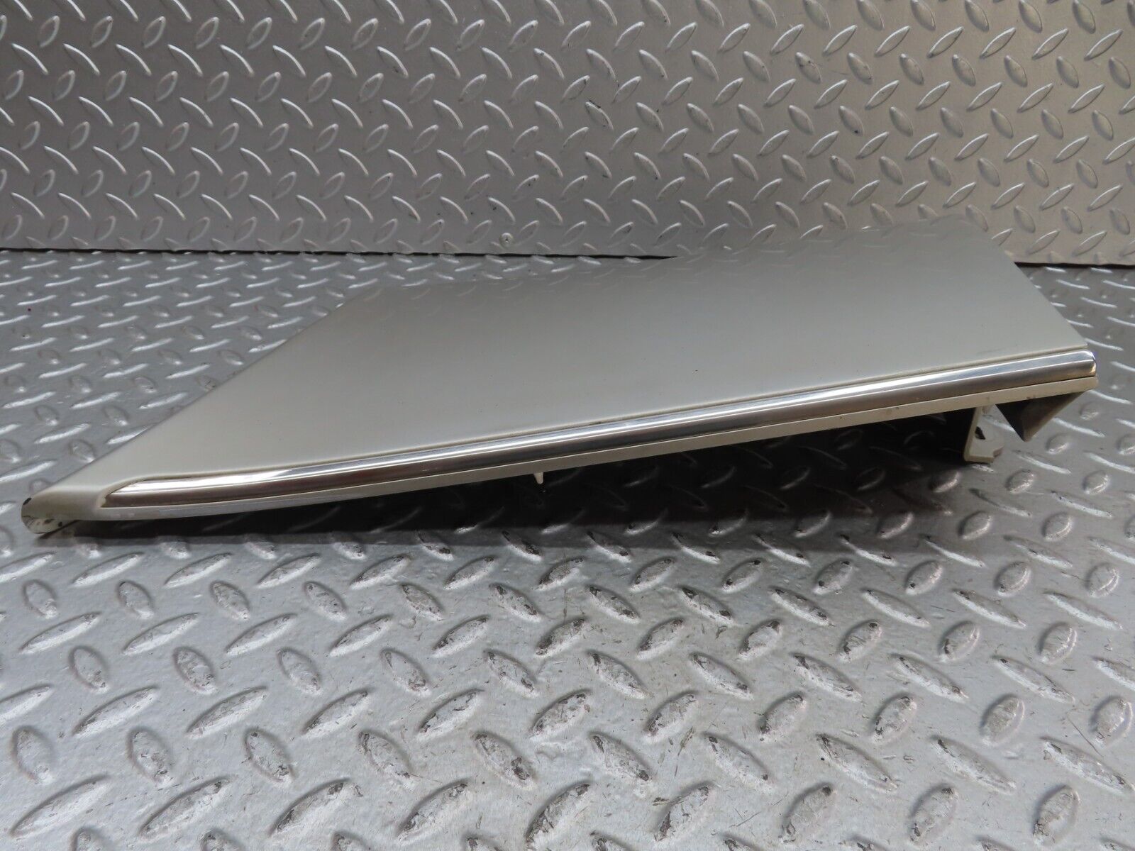 35828 Mercedes-Benz C140 CL420 Coupe Front Right Fender Wing Lower Trim 1406901840