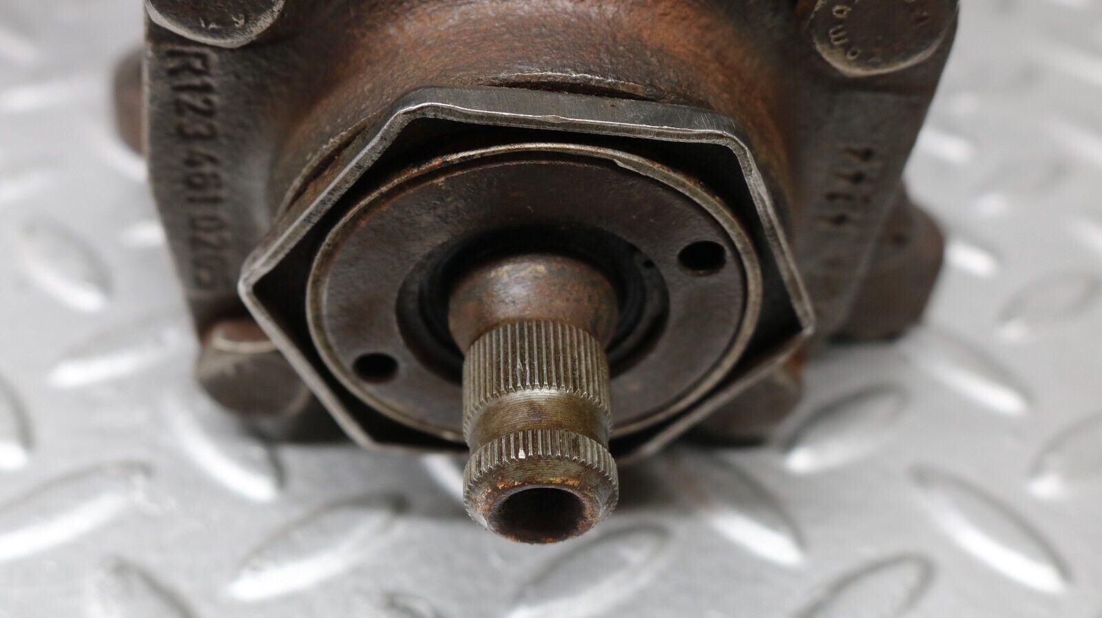 37199 Mercedes-Benz C126 420SEC Coupe Steering Box 1264610501