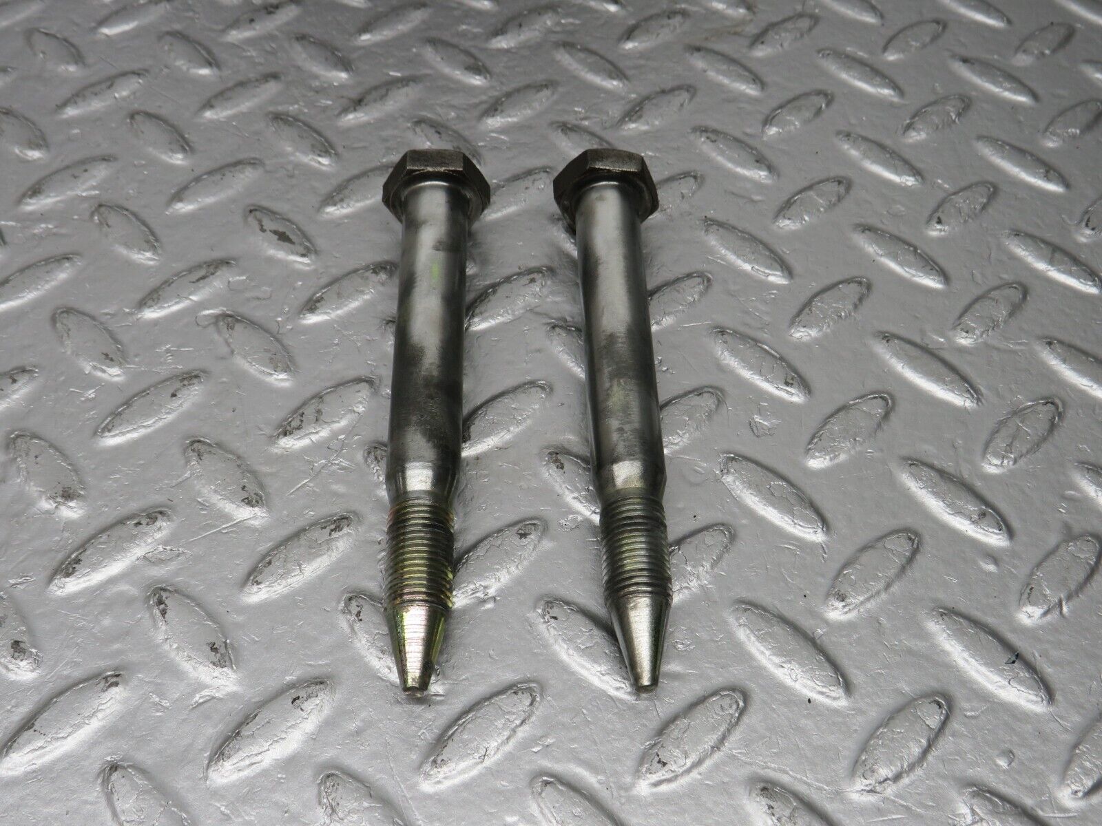 40543 Mercedes-Benz W123 300D Rear Suspension Axle Mounting Bracket