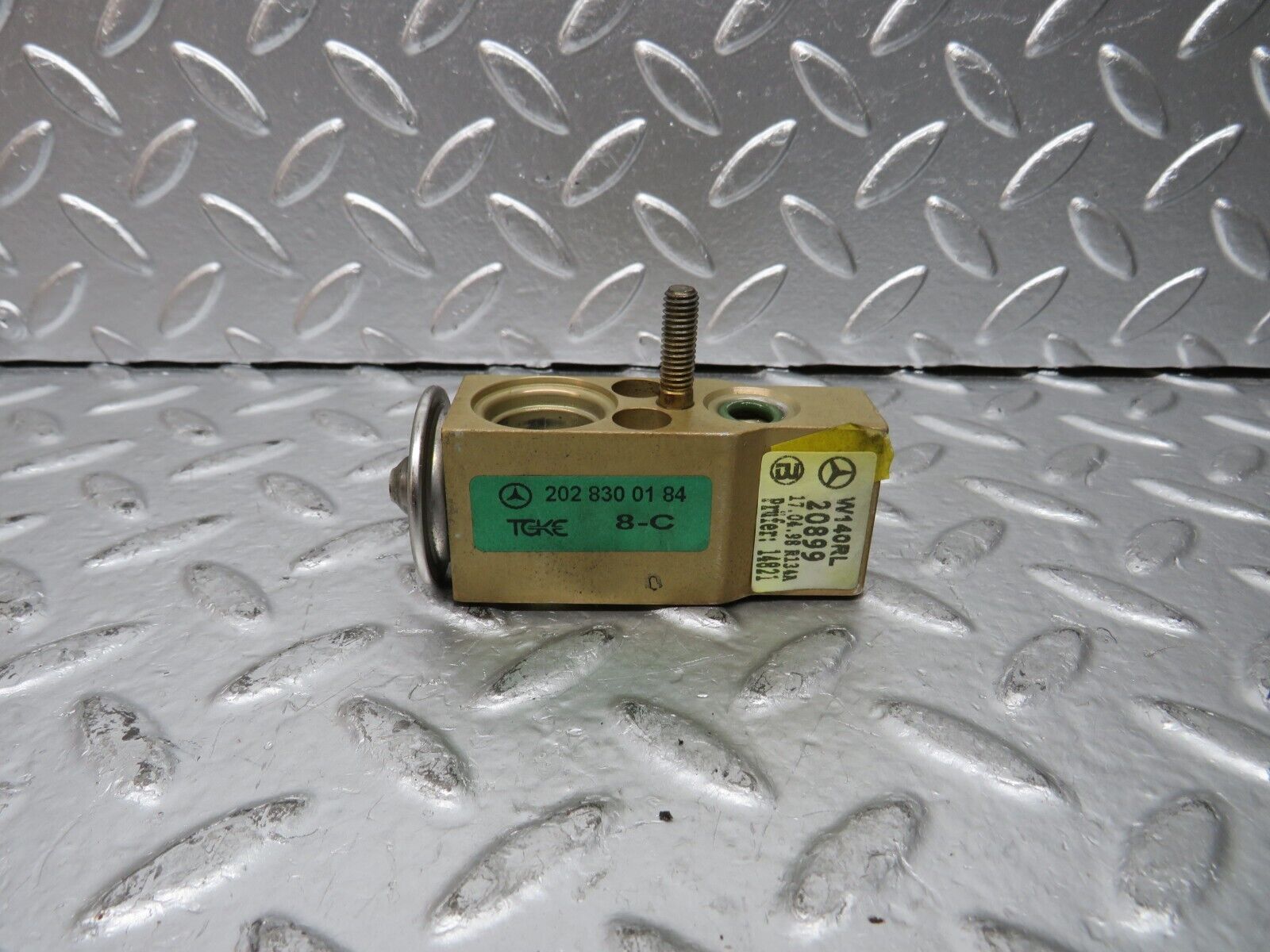 24900 Mercedes-Benz W140 S320 Air Condition Expansion Valve 2028300184