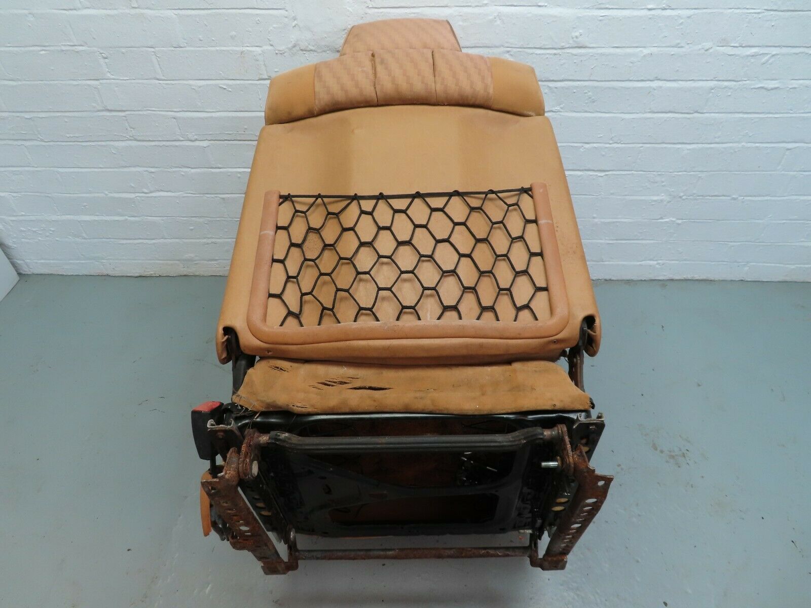 6321 Mercedes-Benz W126 380SE Front Right Seat Driver Seat Palomino