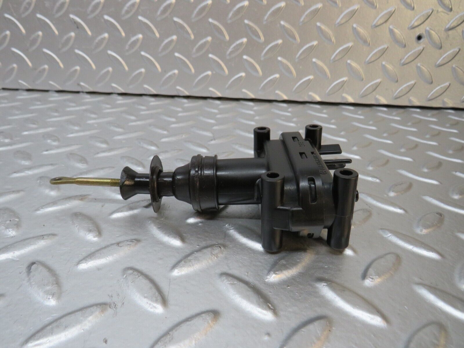 30276 Mercedes-Benz W124 230E Door Lock Vacuum Actuator Rear Right