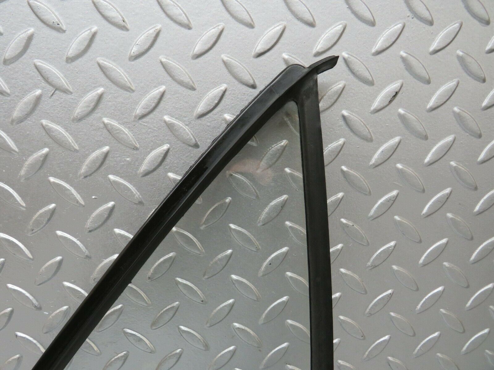 23651 Mercedes-Benz W114 280E Rear Right Quarter Window