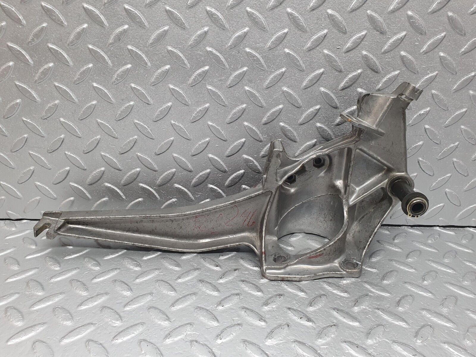 41043 Mercedes-Benz W126 300SE Brake Pedal Bracket 1262902419