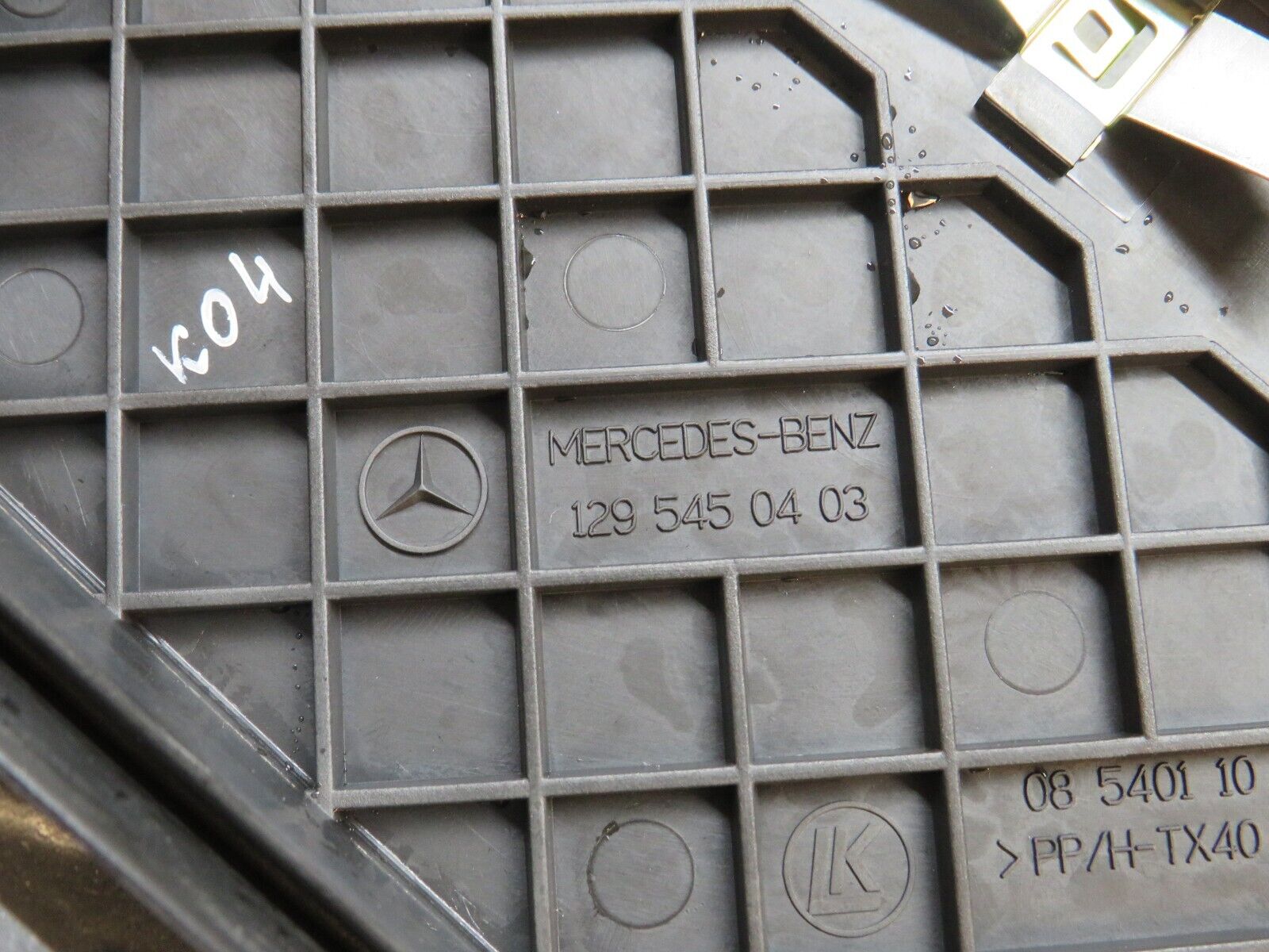 39353 Mercedes-Benz R129 320SL Coupe Fuse Box Housing 1295401150 1295450403 1295450747