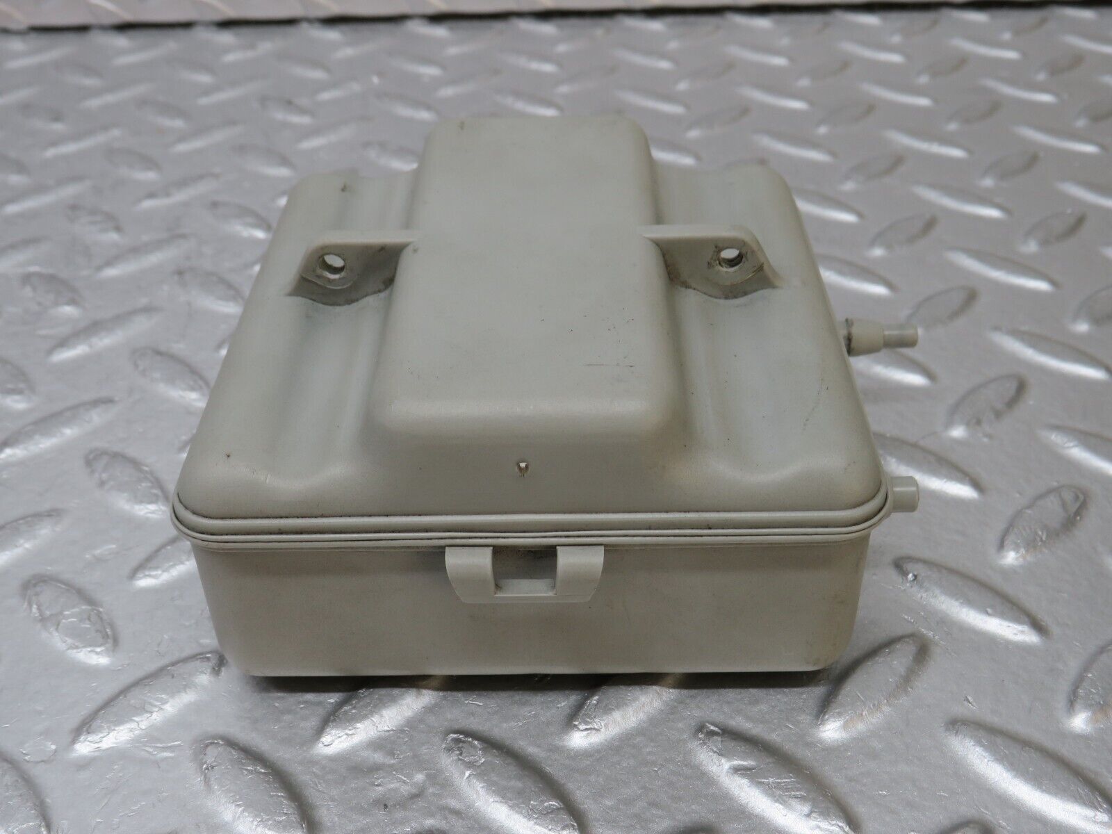 35037 Mercedes-Benz W210 320E Vacuum Reservoir 1708050019