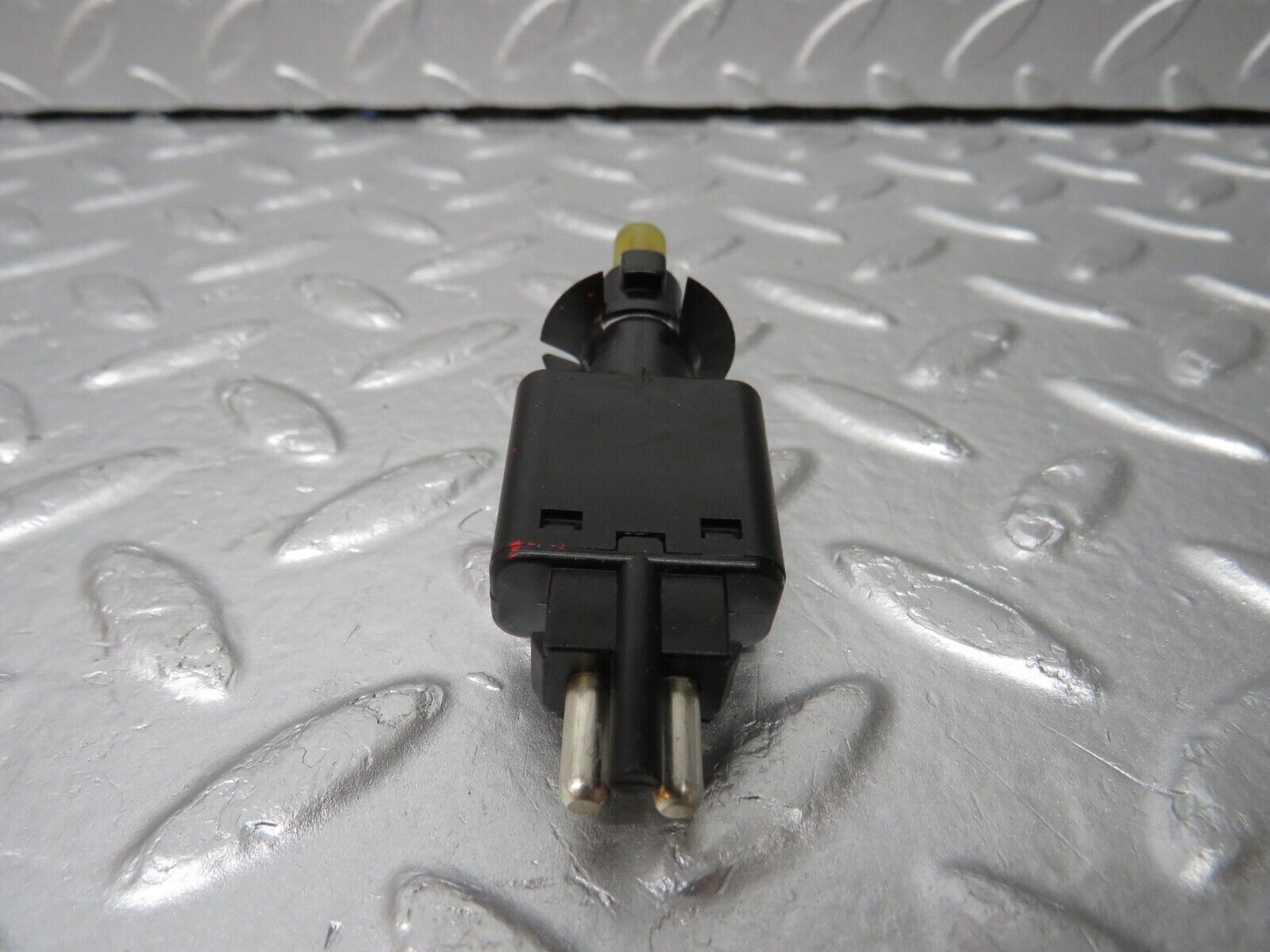 34058 Mercedes-Benz W124 260E Brake Light Switch 0005457709