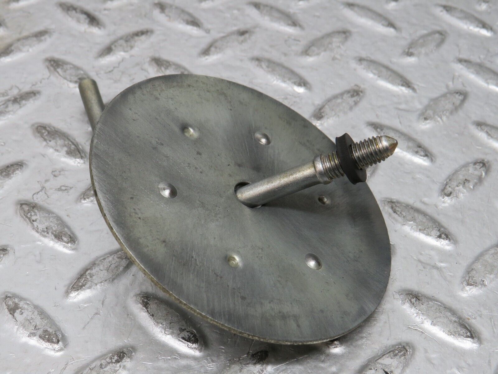 27615 Mercedes-Benz S124 300TE Wagon Spare Wheel Holder