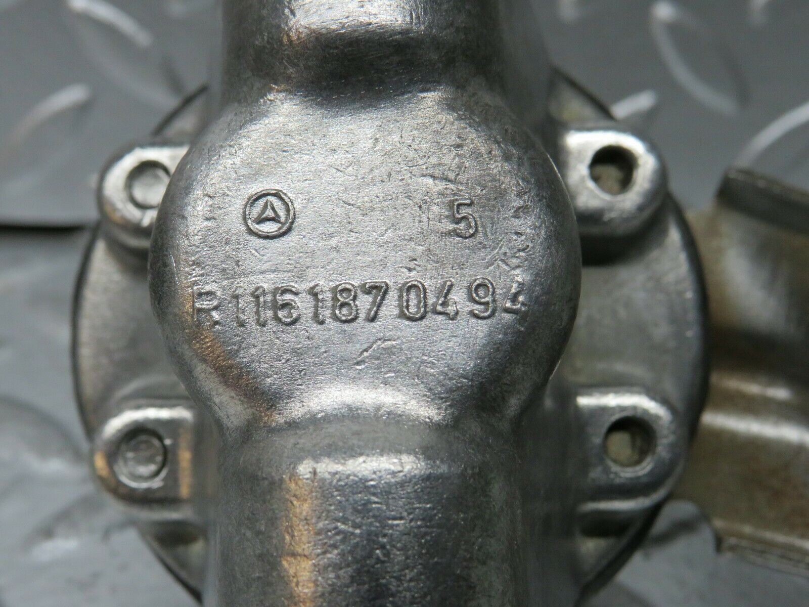 23295 Mercedes-Benz W116 350SE Oil Pressure Damper 1161870196 1161870494