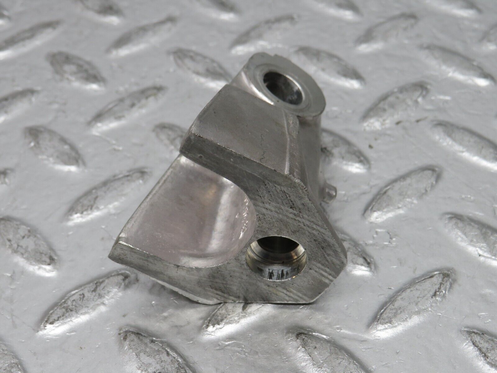 0278 Mercedes-Benz W123 220D Rocker Arm Support 6150550110