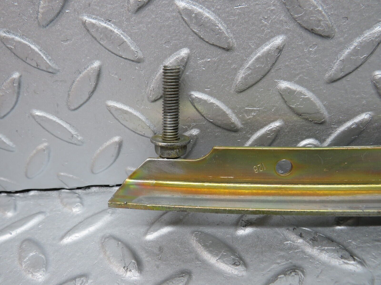 36865 Mercedes-Benz C126 420SEC Coupe Left Door Window Channel