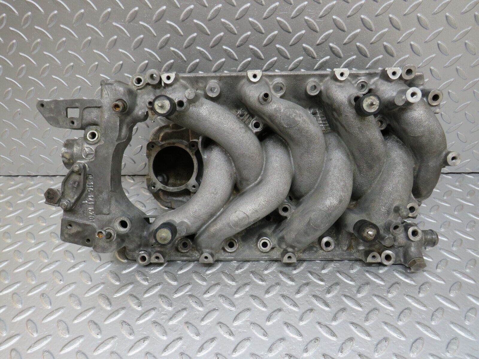 34528 Mercedes-Benz C126 380SEC Coupe Intake Manifold 1161415701