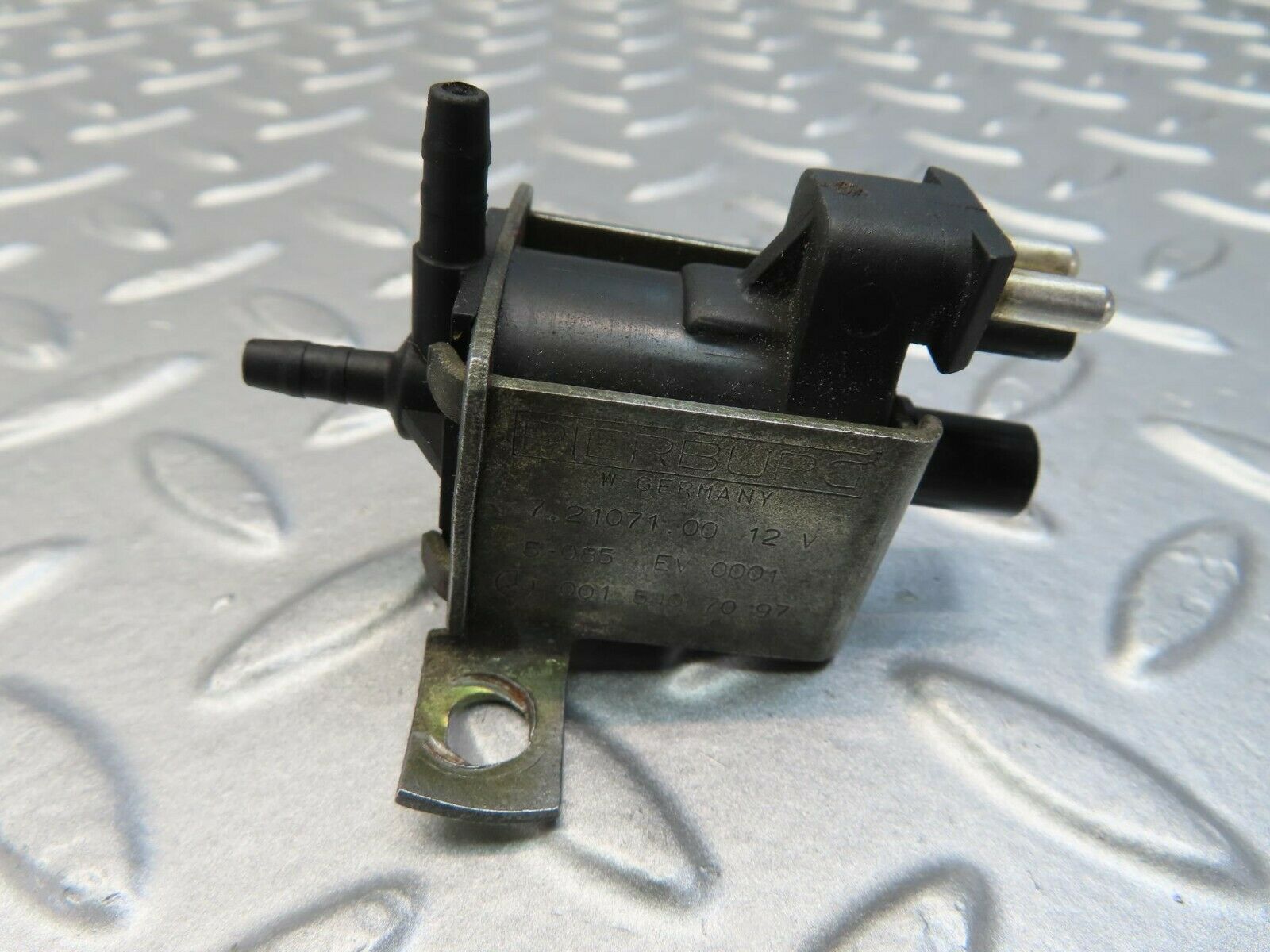 11503 Mercedes-Benz C123 230CE Coupe Vacuum Control Valve Pierburg 0015407097