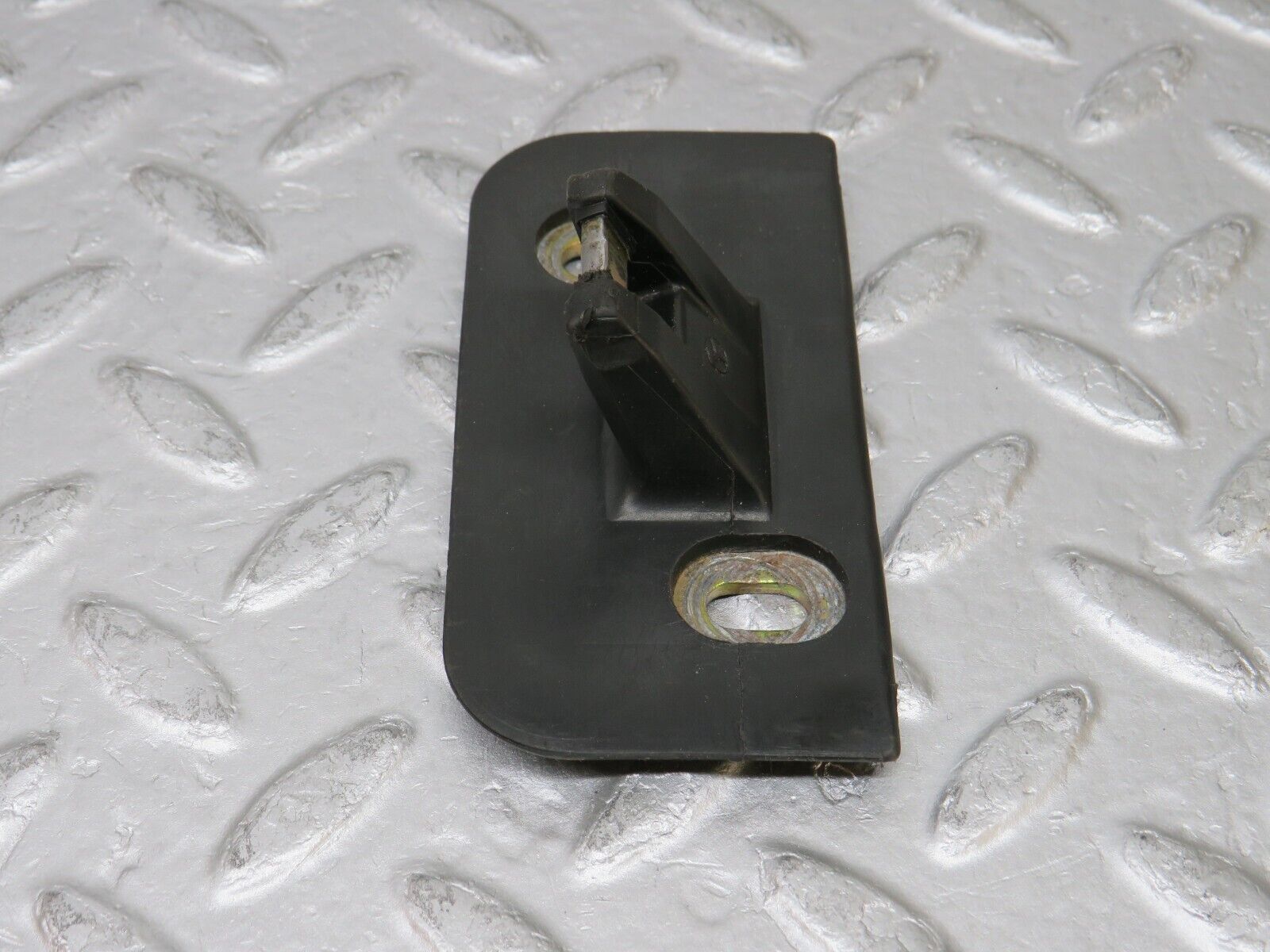 37736 Mercedes-Benz A124 320E Cabriolet Trunk Lock Latch