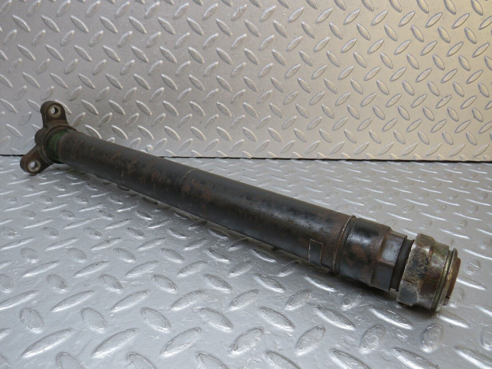 37588 Mercedes-Benz W109 300SEL Prop Shaft 1084130112