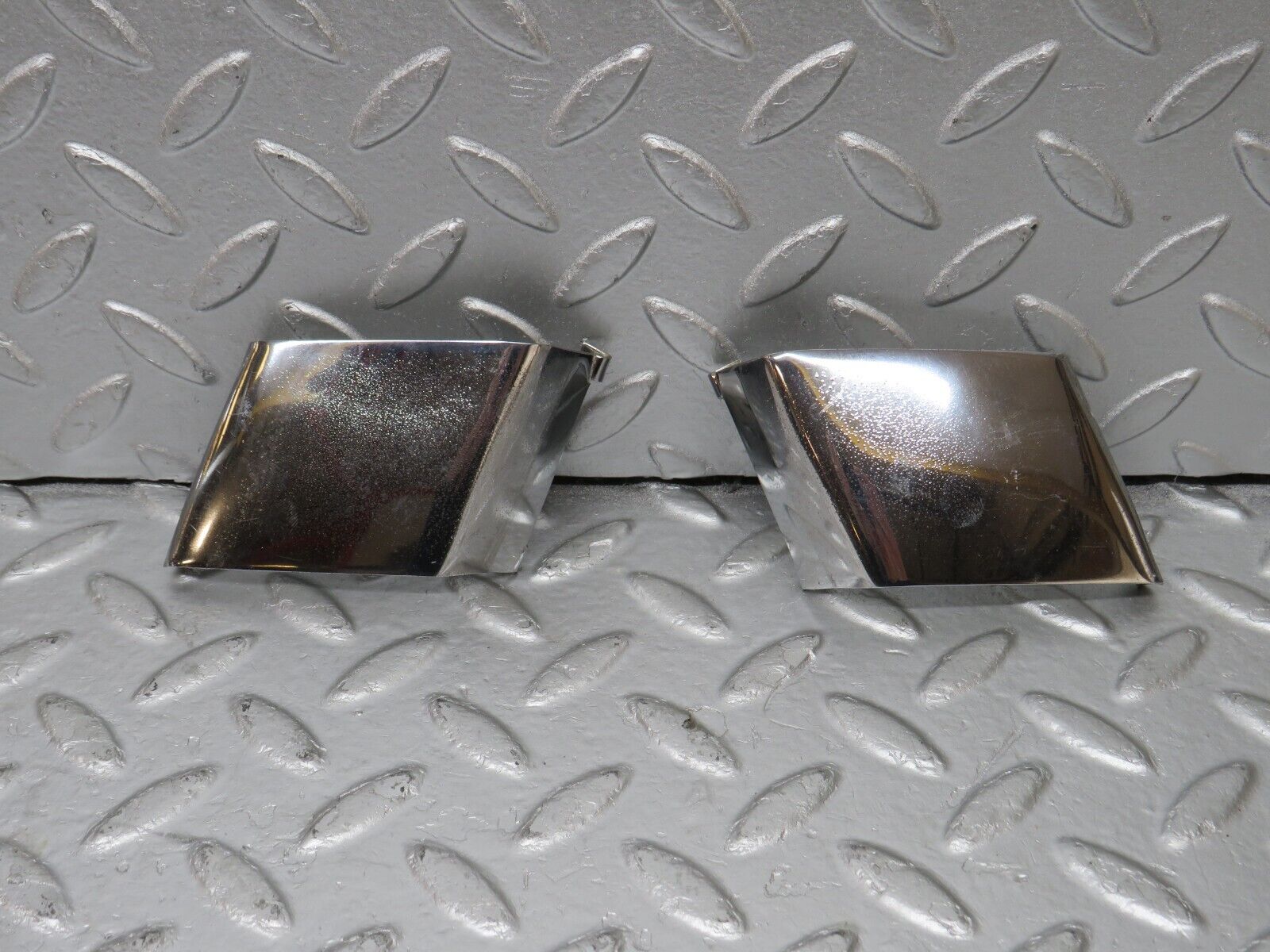 34429 Mercedes-Benz C126 380SEC Coupe Front Bumper Cover Chrome Pair