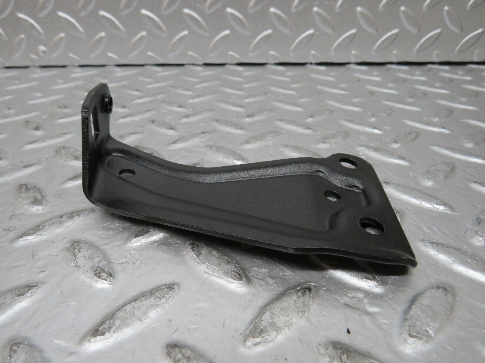 27008 Mercedes-Benz W123 240D Accelerator Cable Bracket