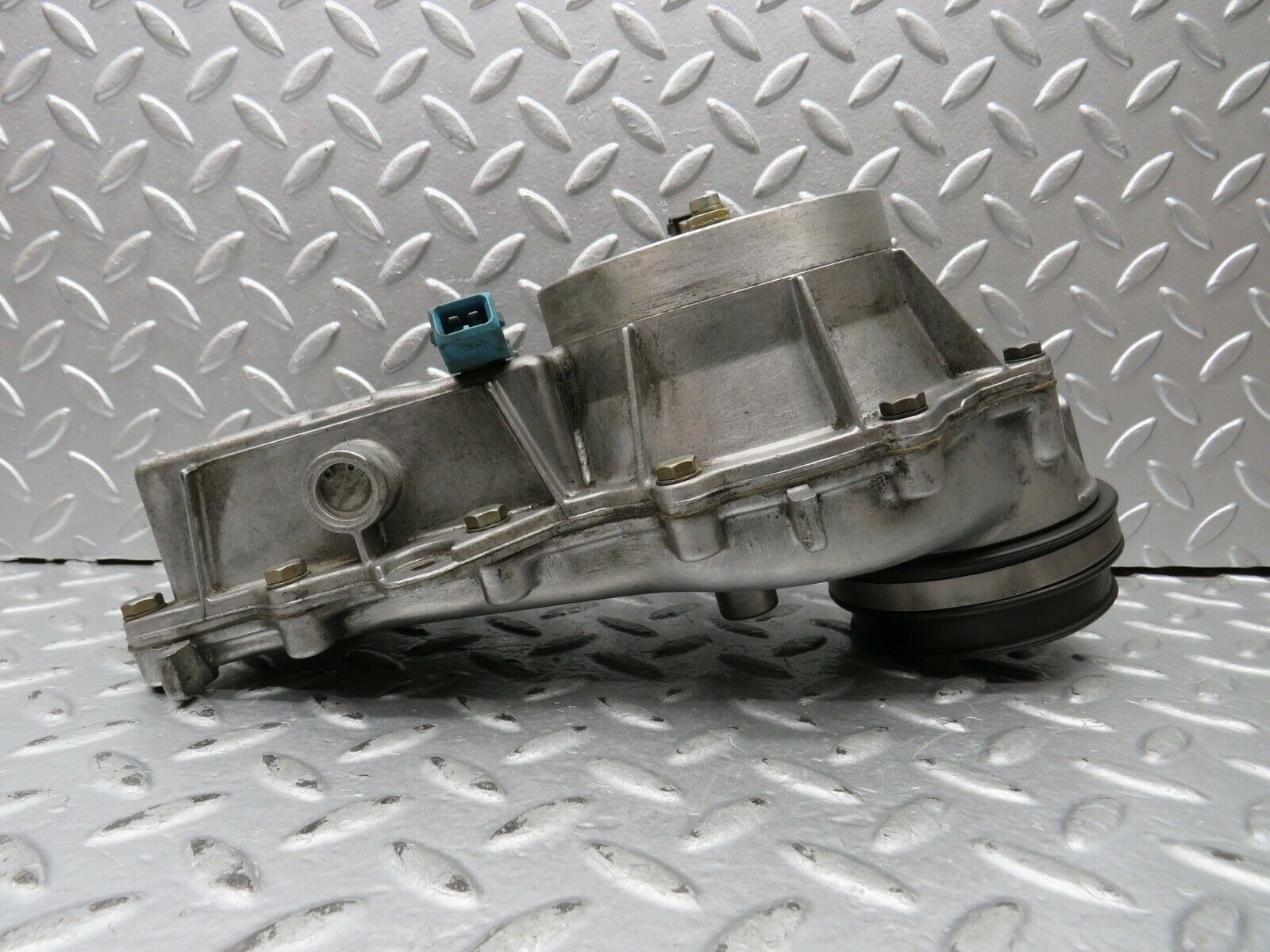 21824 Mercedes-Benz W123 Air Flow Mass Meter Sensor Bosch 1101410590