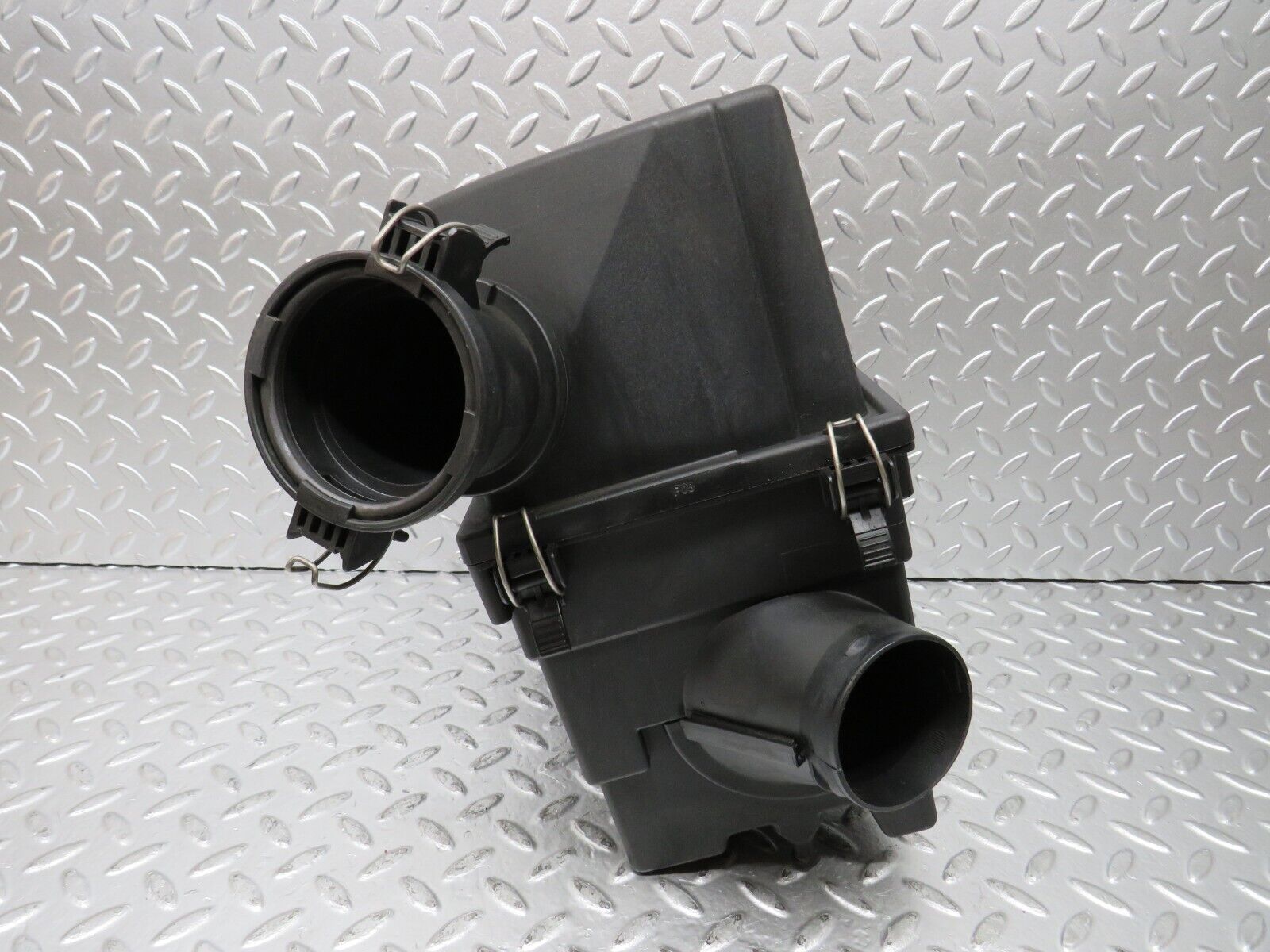 26438 Mercedes-Benz C124 220CE Coupe Air Filter Housing 1110940102