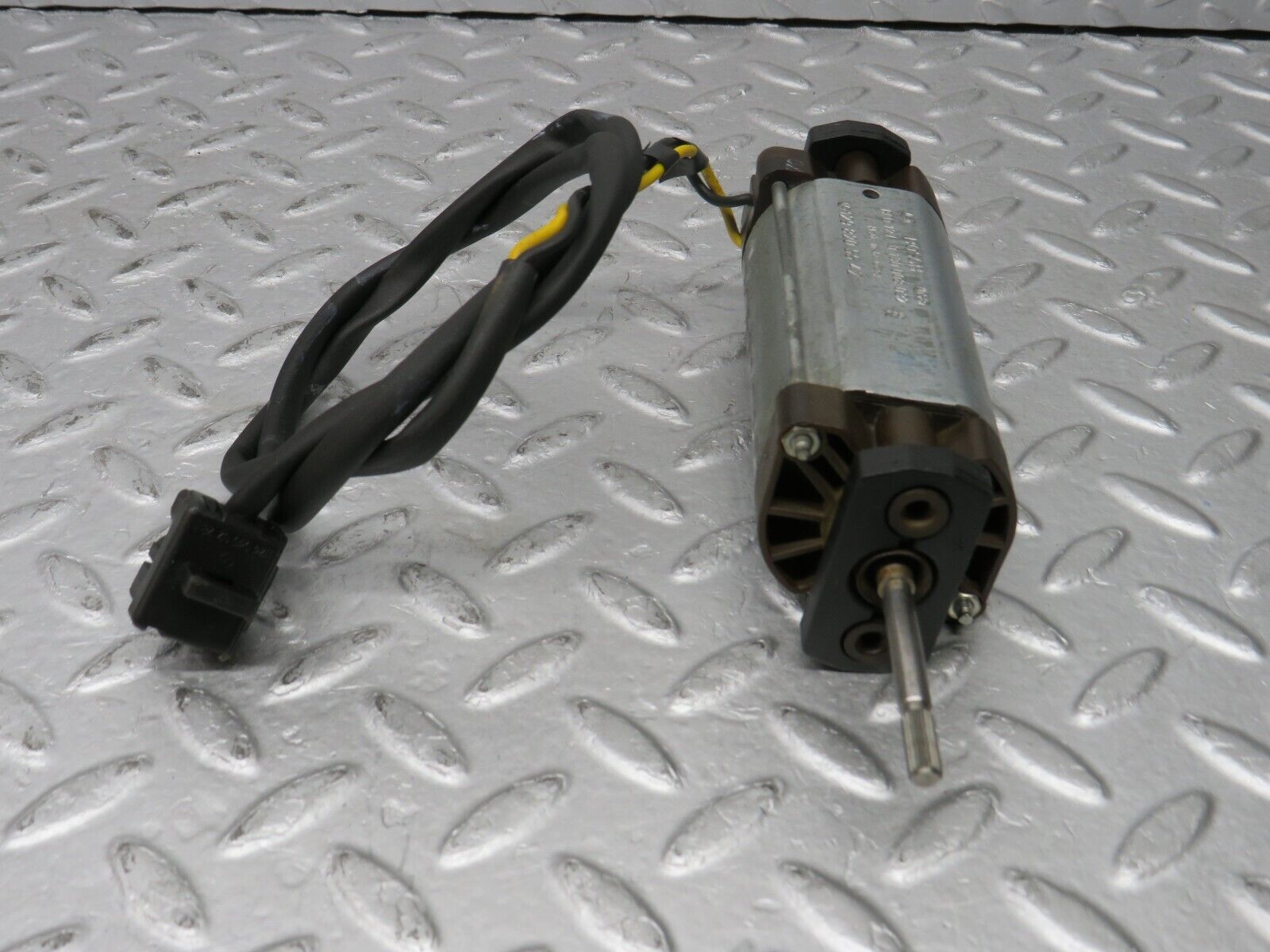 36847 Mercedes-Benz R129 300SL-24 Front Left Seat Adjustment Motor Bosch 1298205542 0130008032