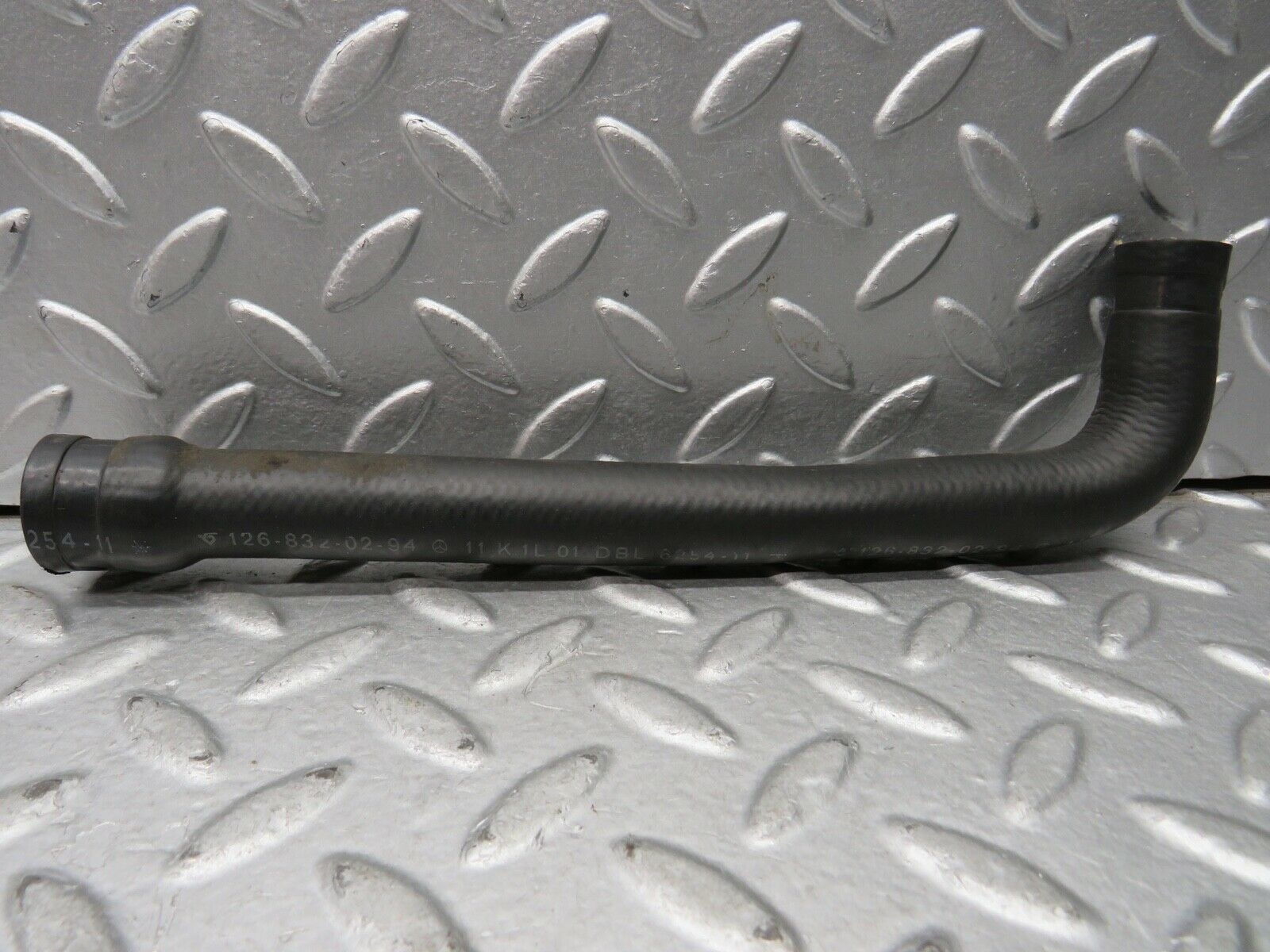 21766 Mercedes-Benz W126 300SE Heater Hose 1268320294