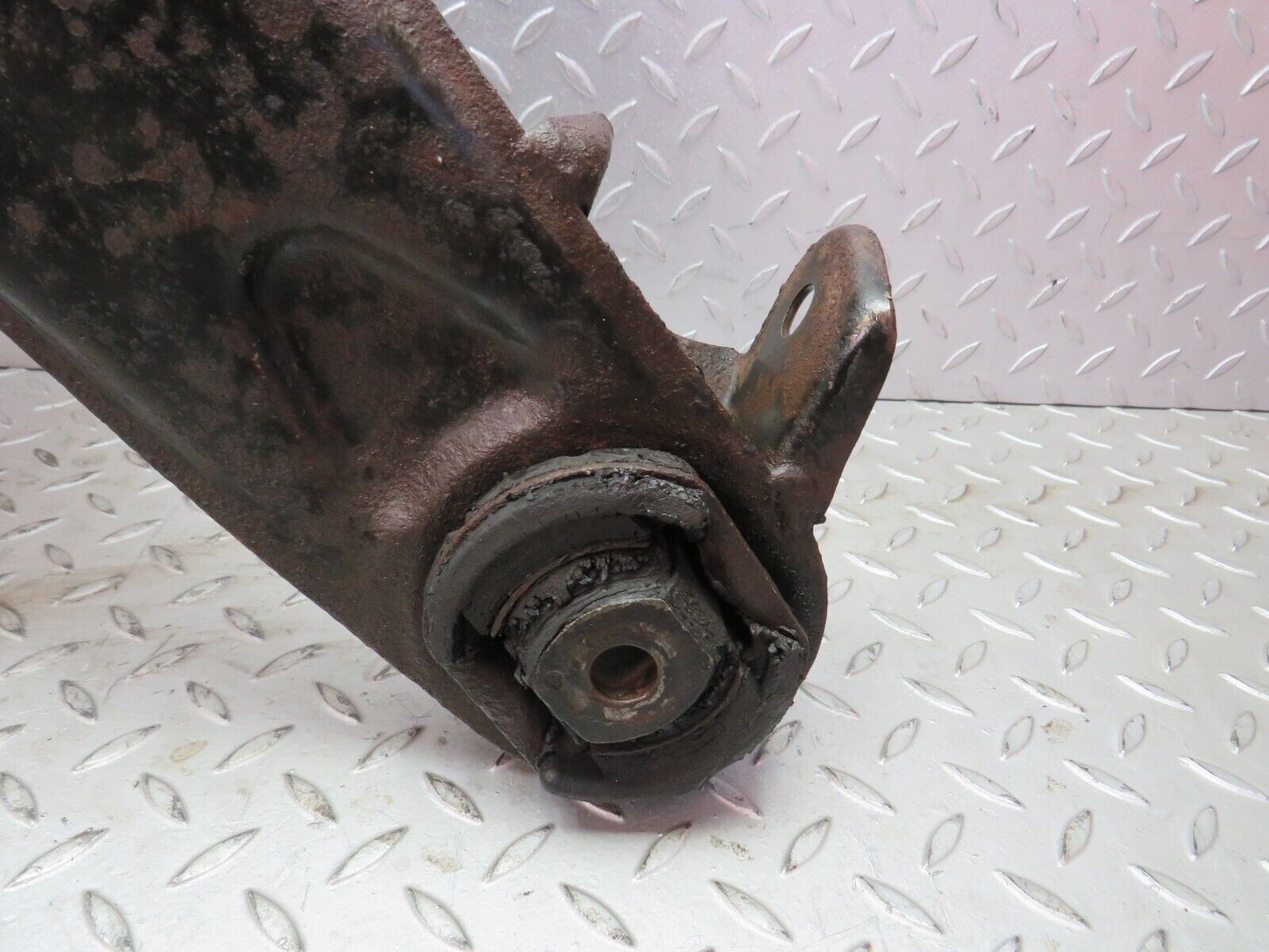 5524 Mercedes-Benz W114 280CE Coupe Rear Subframe Axle Carrier