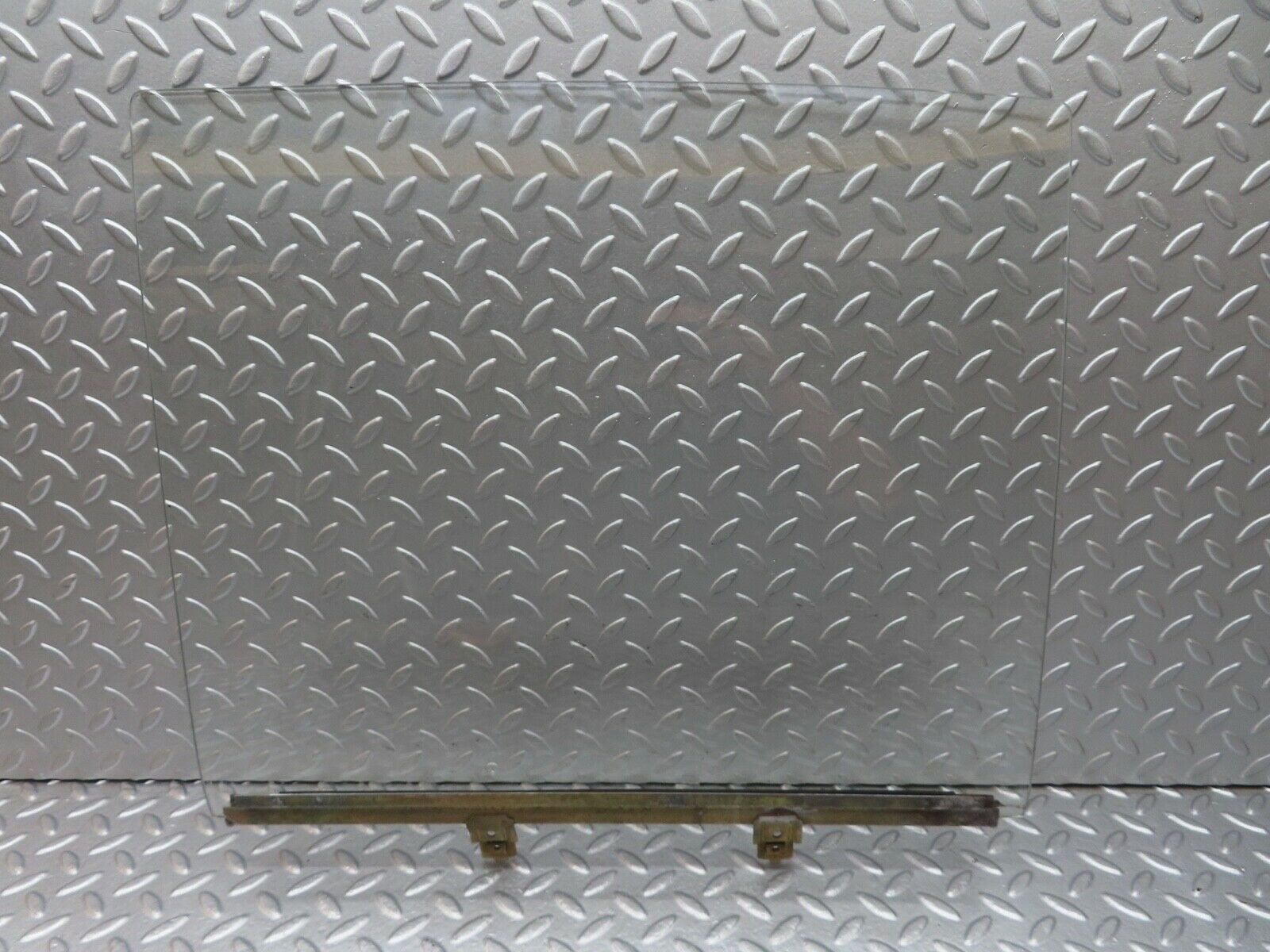 18112 Mercedes-Benz W123 200 Rear Left Window Glass