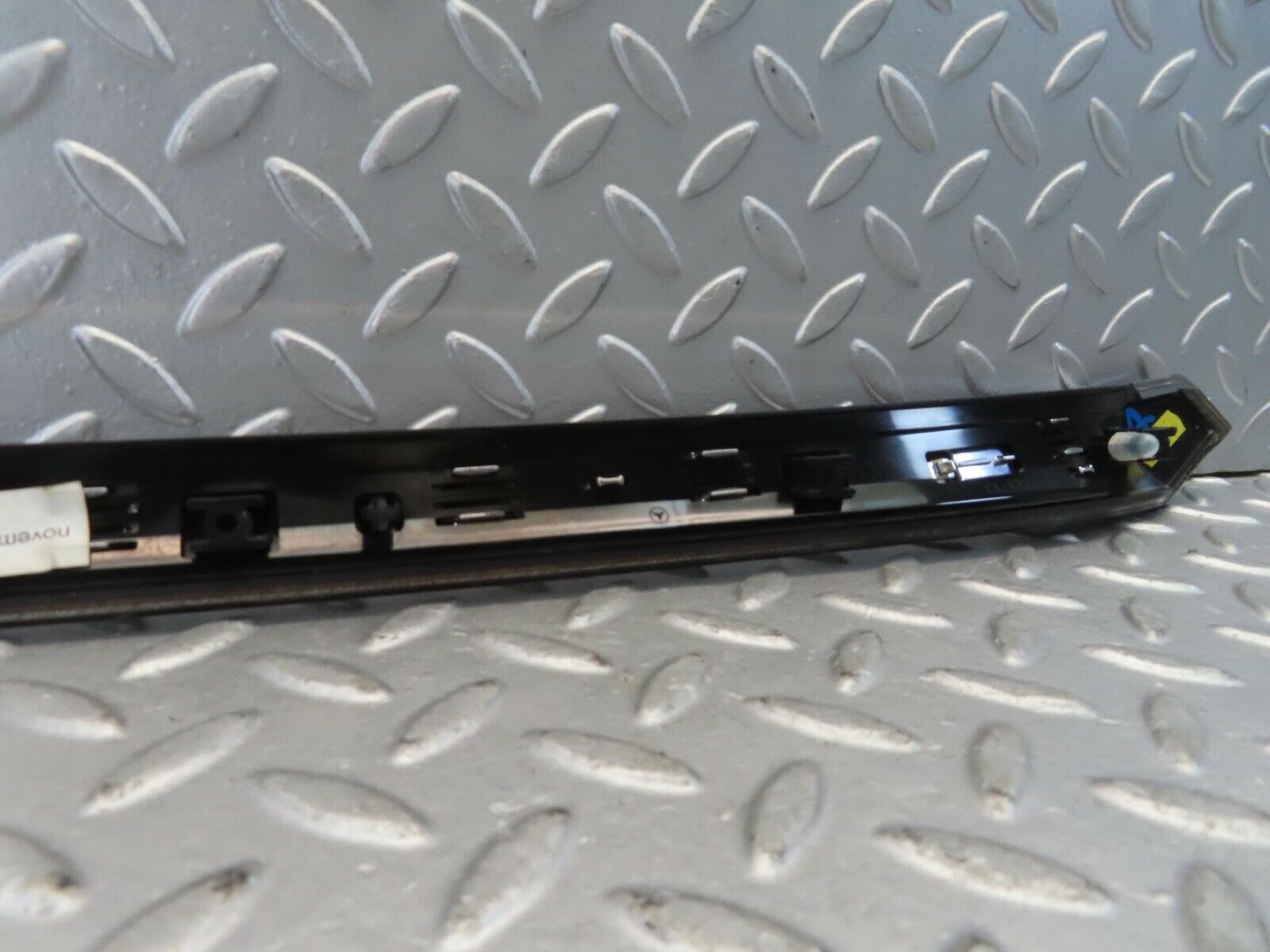 11103 Mercedes-Benz W221 S320 Front Left Interior Wood Trim 2217200322